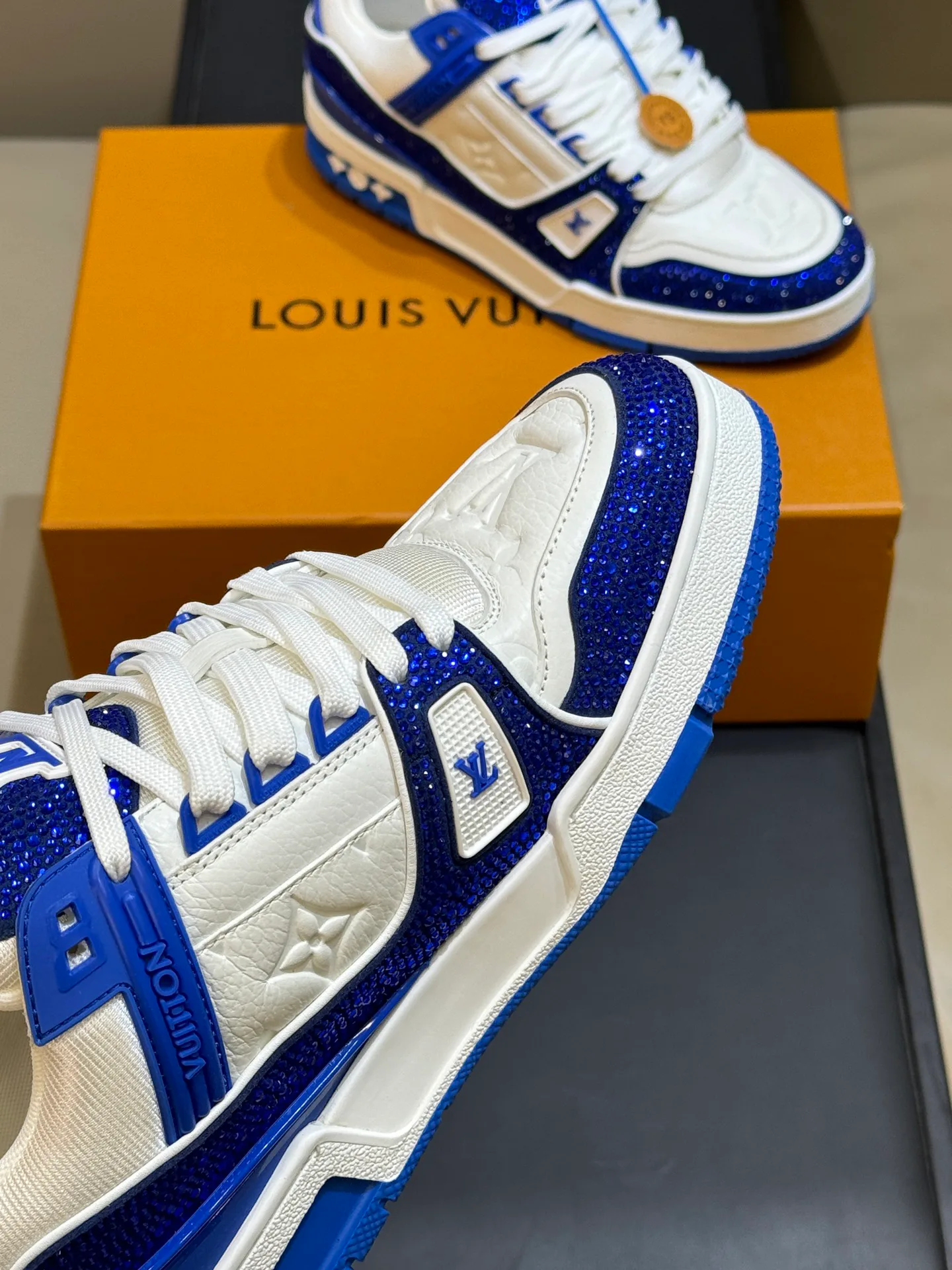 Men's Sneakers LOUIS VUITTON 18073567