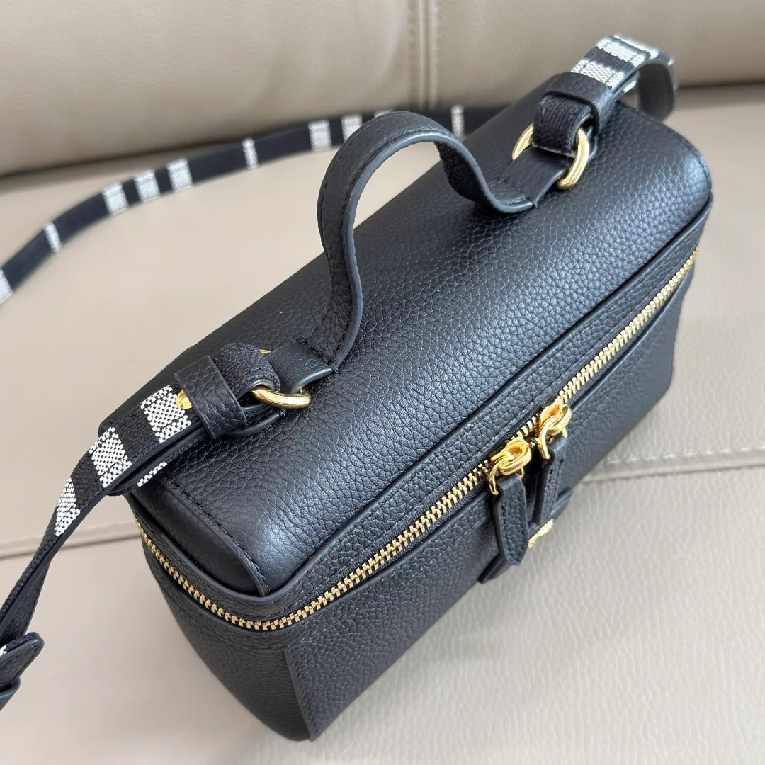 Women's Classic Handbags BURBERRY 18362278