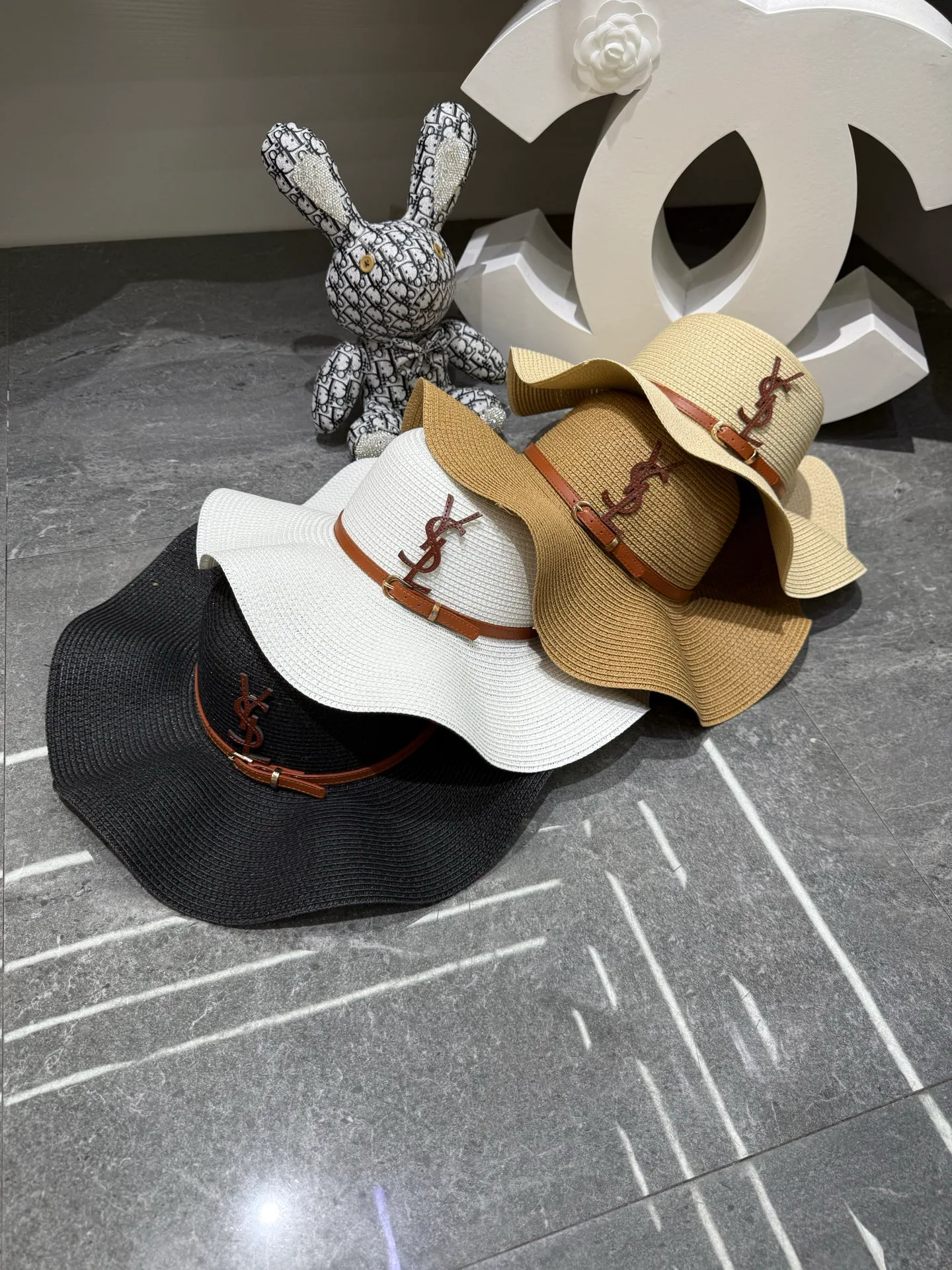 Hats SAINT LAURENT 17810492