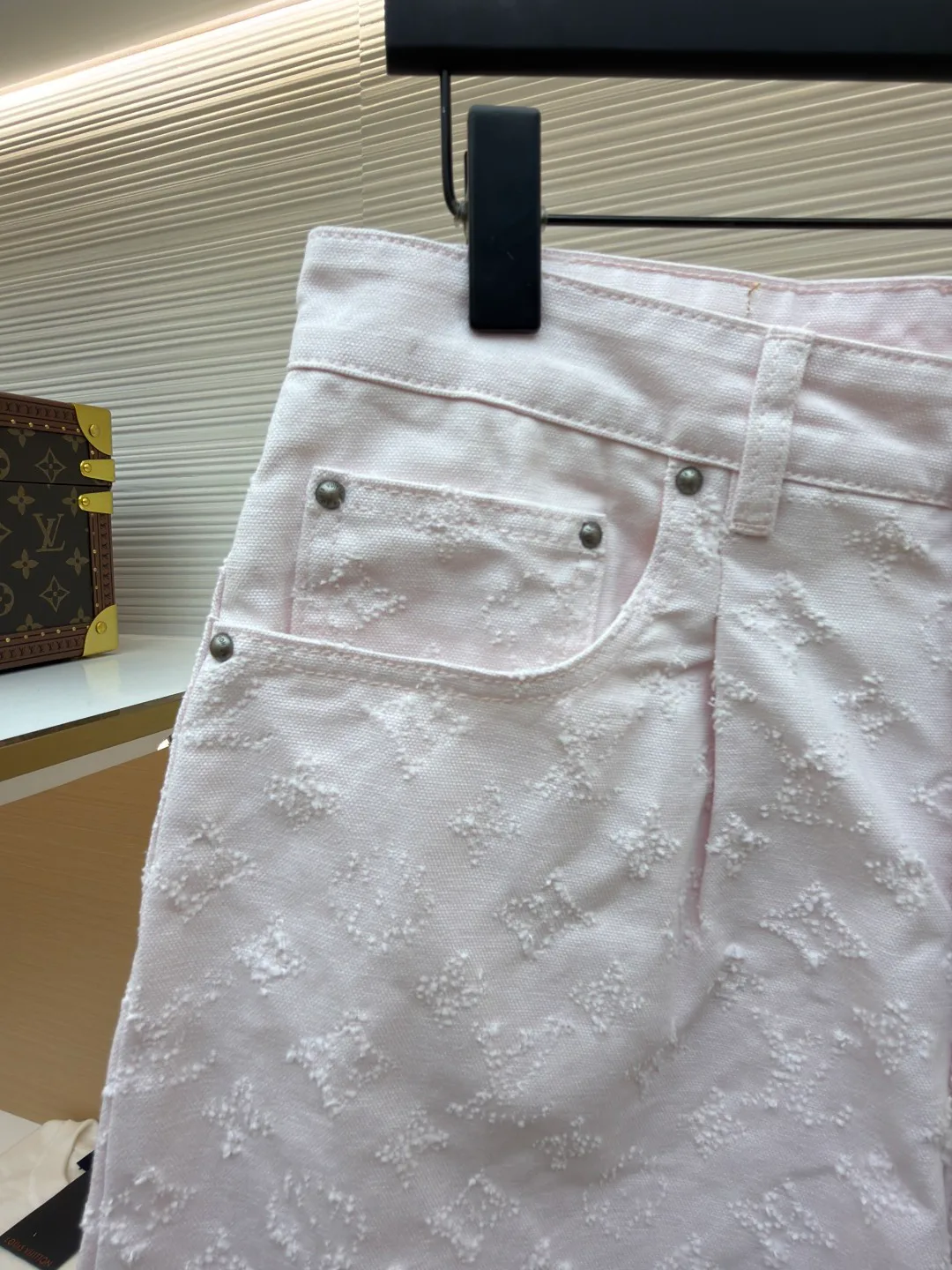 Men's Shorts LOUIS VUITTON 18359972