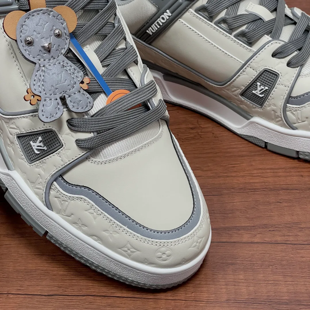 Men's Sneakers LOUIS VUITTON 18296809