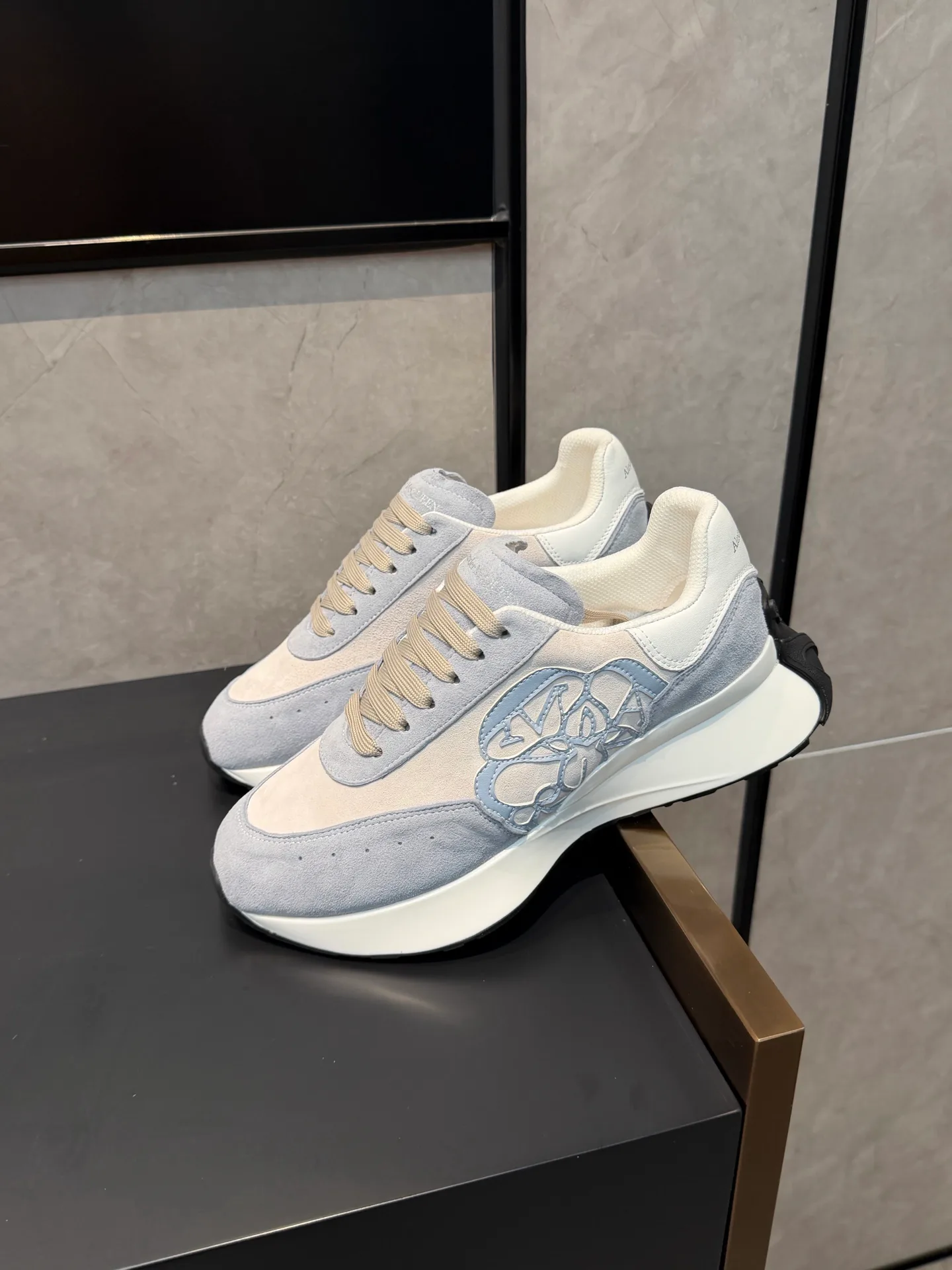 Women's Sneakers ALEXANDER MCQUEEN 18363892