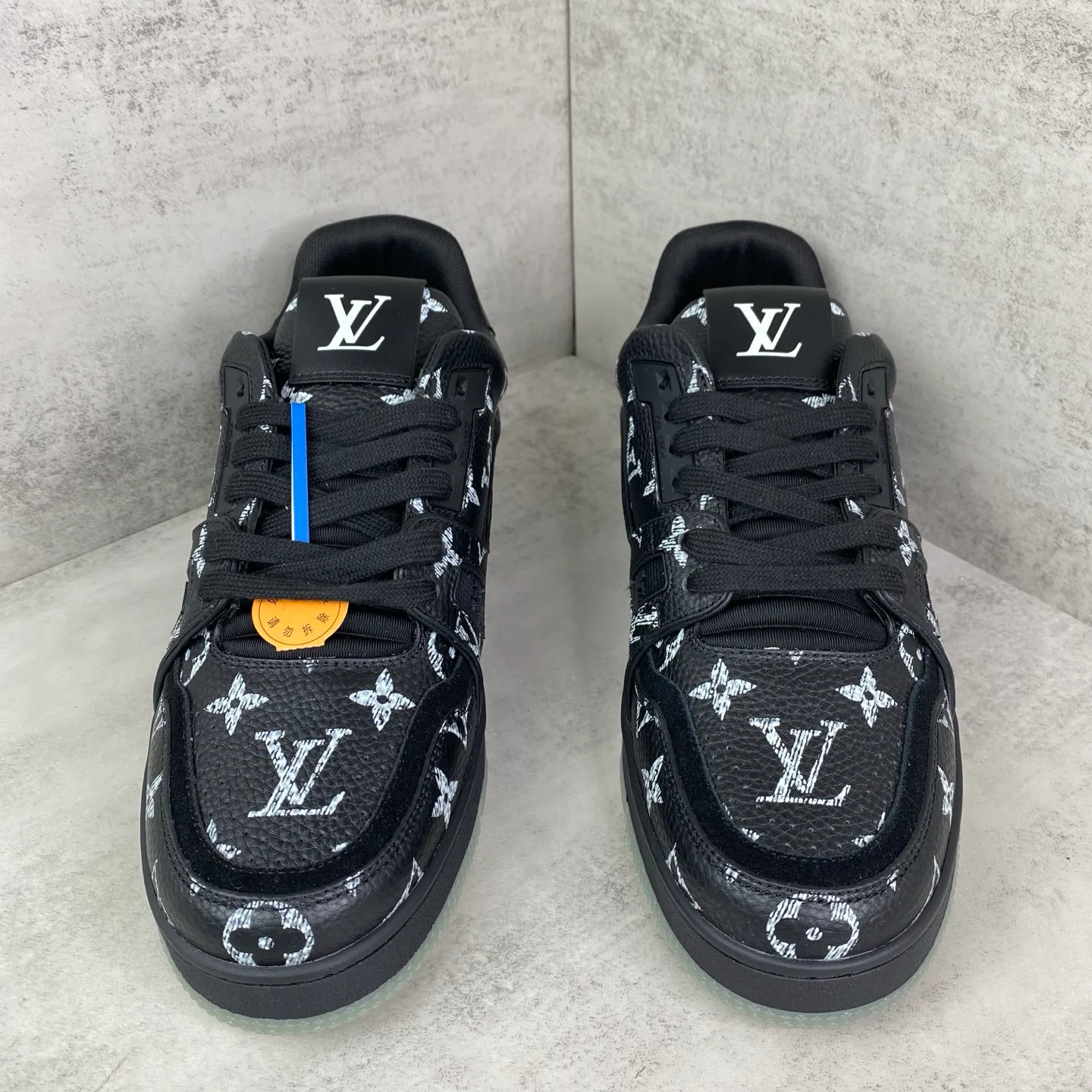 Men's Sneakers LOUIS VUITTON 17818940