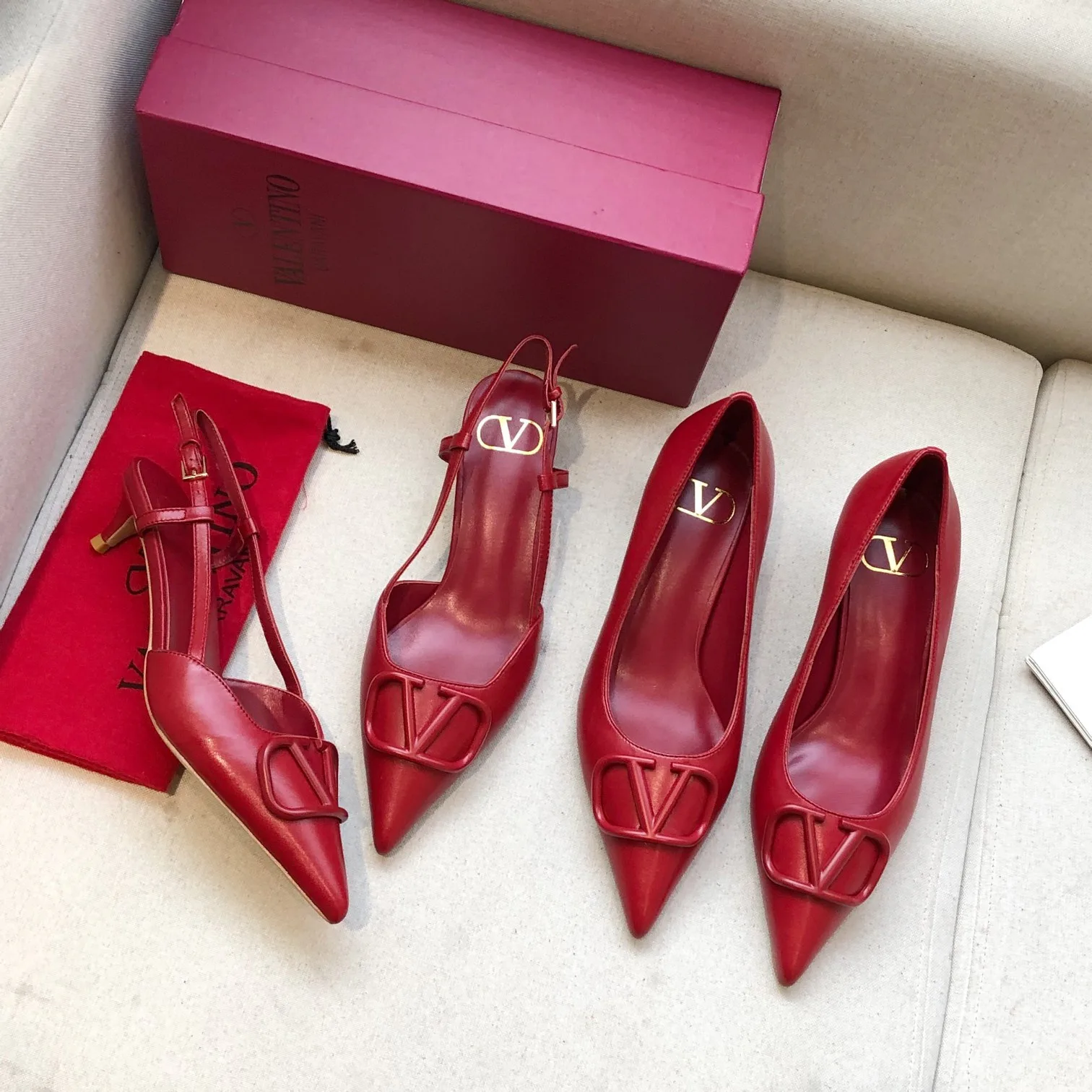 Women's Heels VALENTINO 17956857