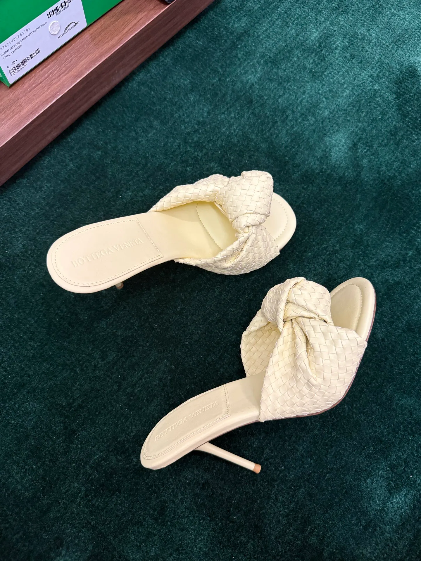 Women's Mules And Clogs BOTTEGA VENETA 17386162