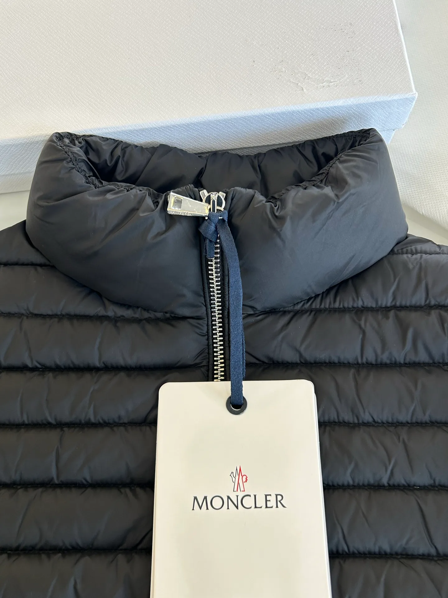 Men's Jumpers And Sweaters MONCLER 18330328