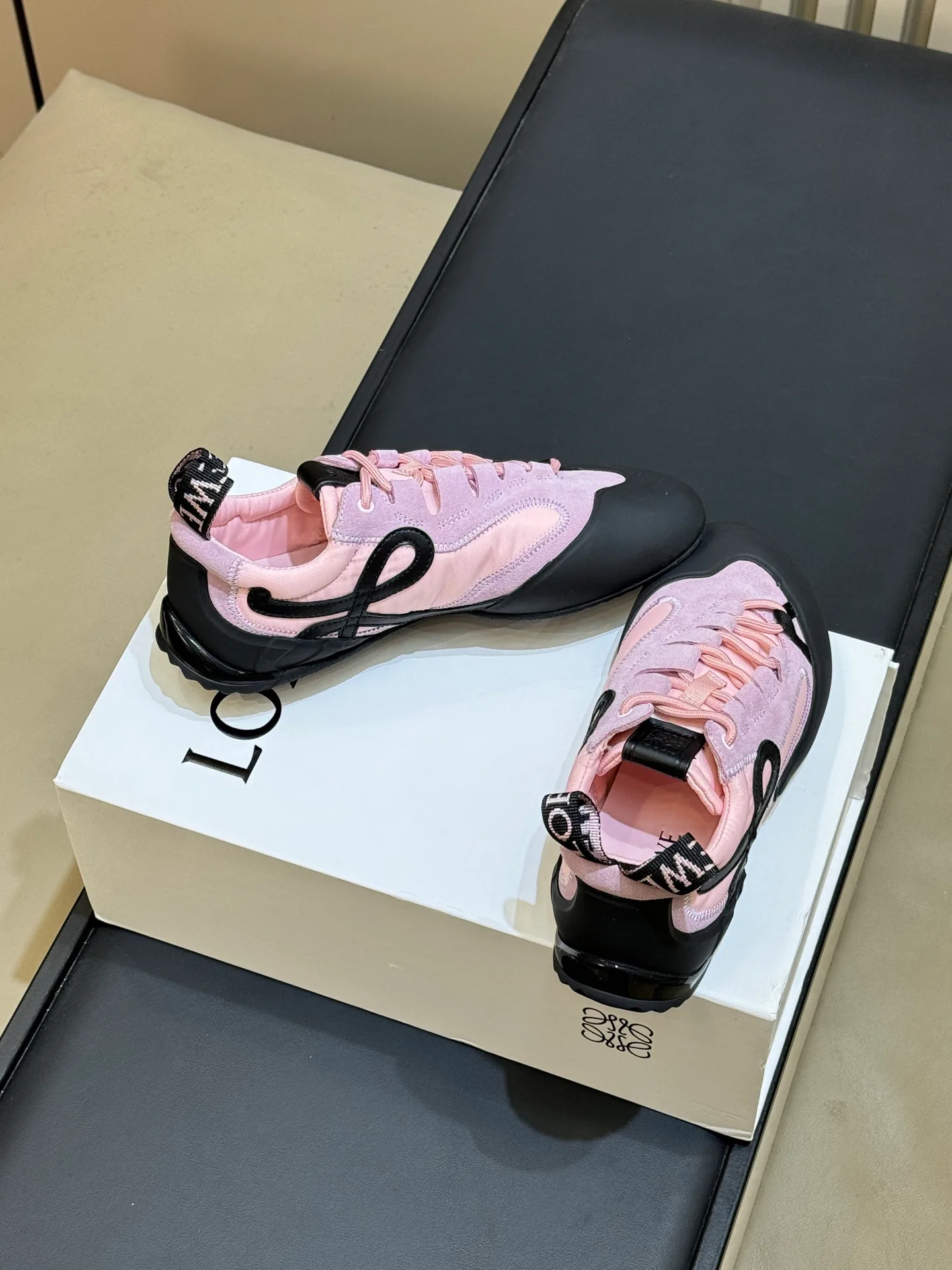 Women's Sneakers LOEWE 18073074