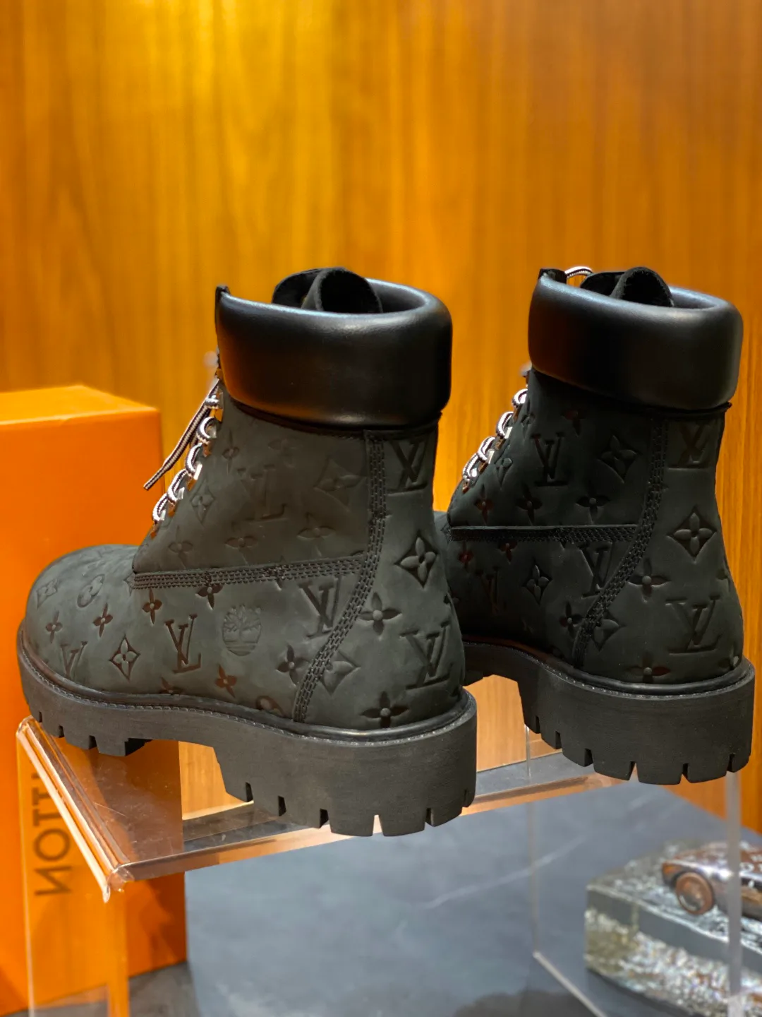 Ботинки Женские Louis Vuitton 18562061