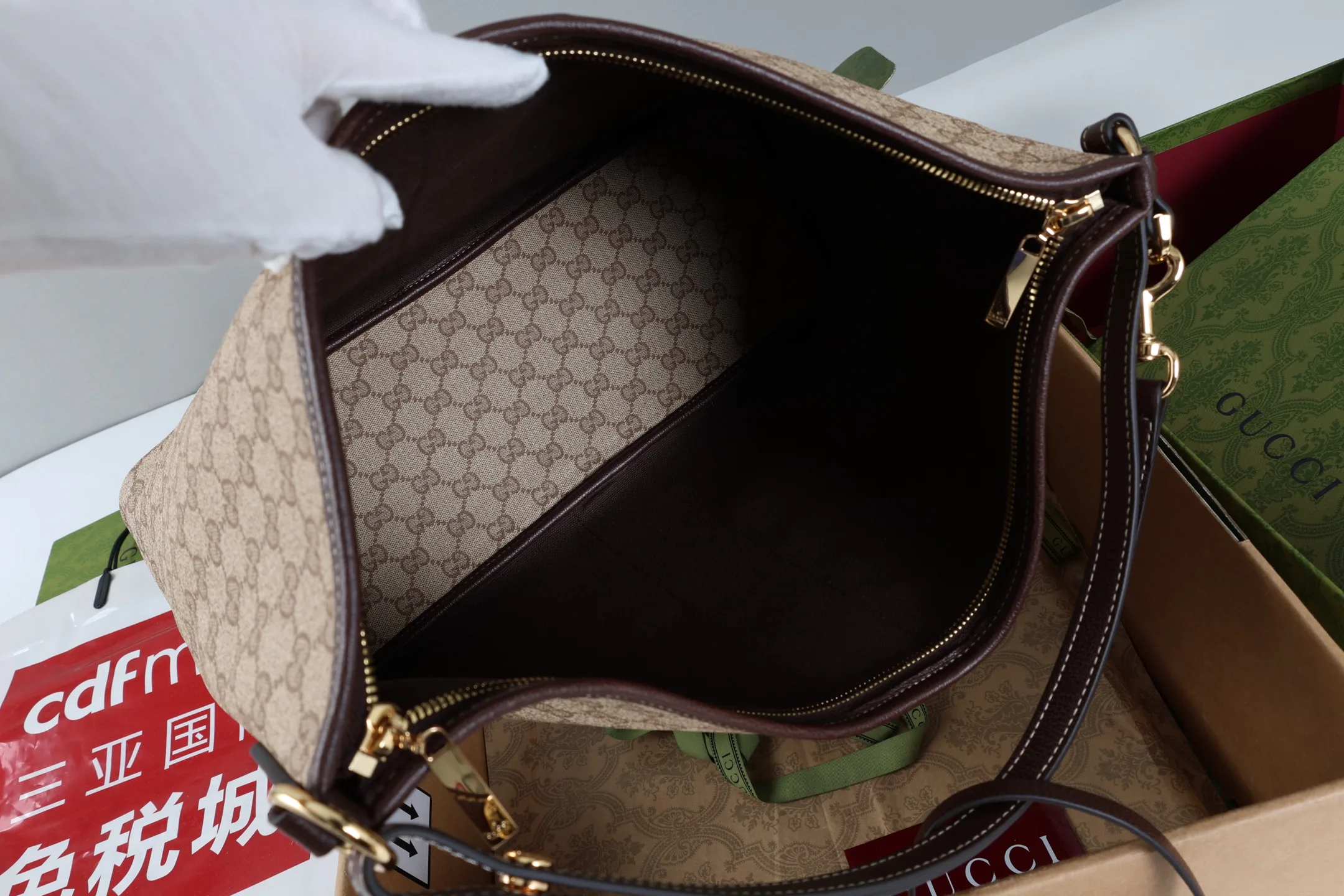 Women's Classic Handbags GUCCI 18250600