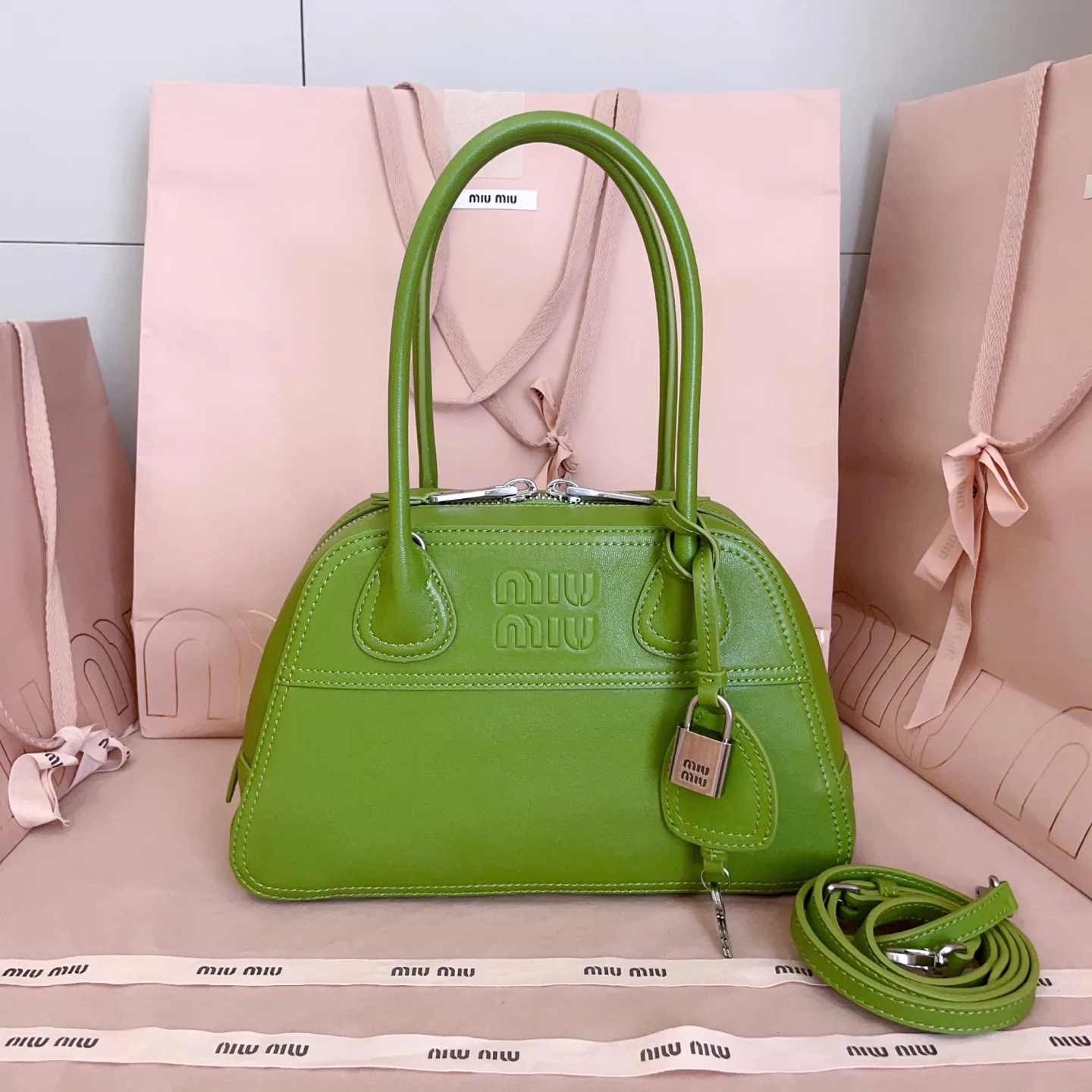Классические Сумки Женские Miu Miu 18602453
