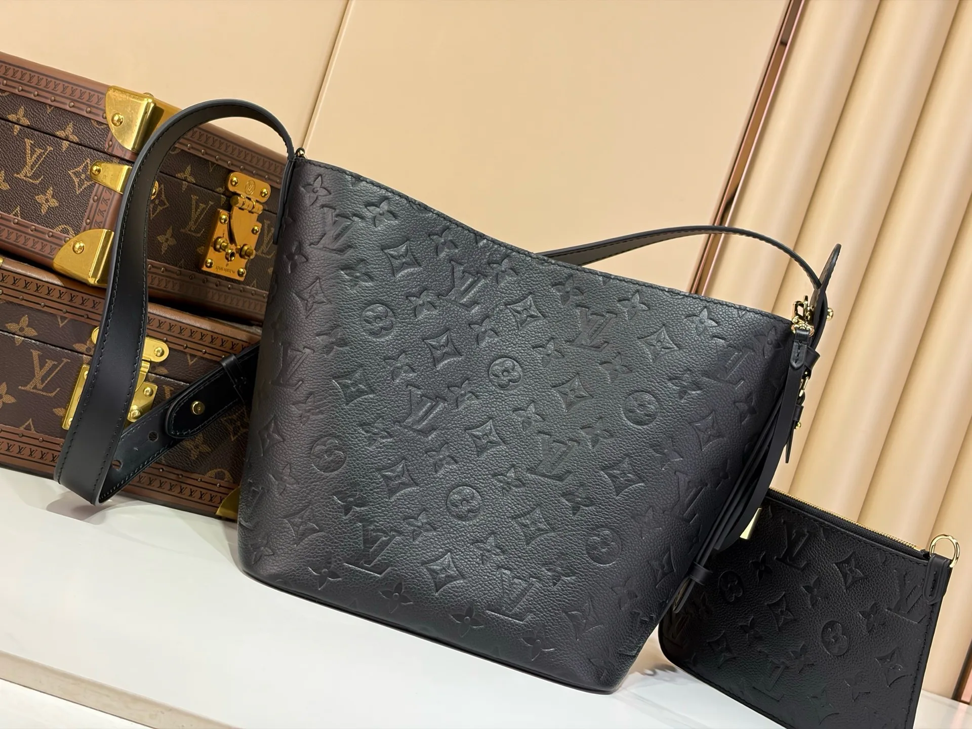 Women's Classic Handbags LOUIS VUITTON 17499364