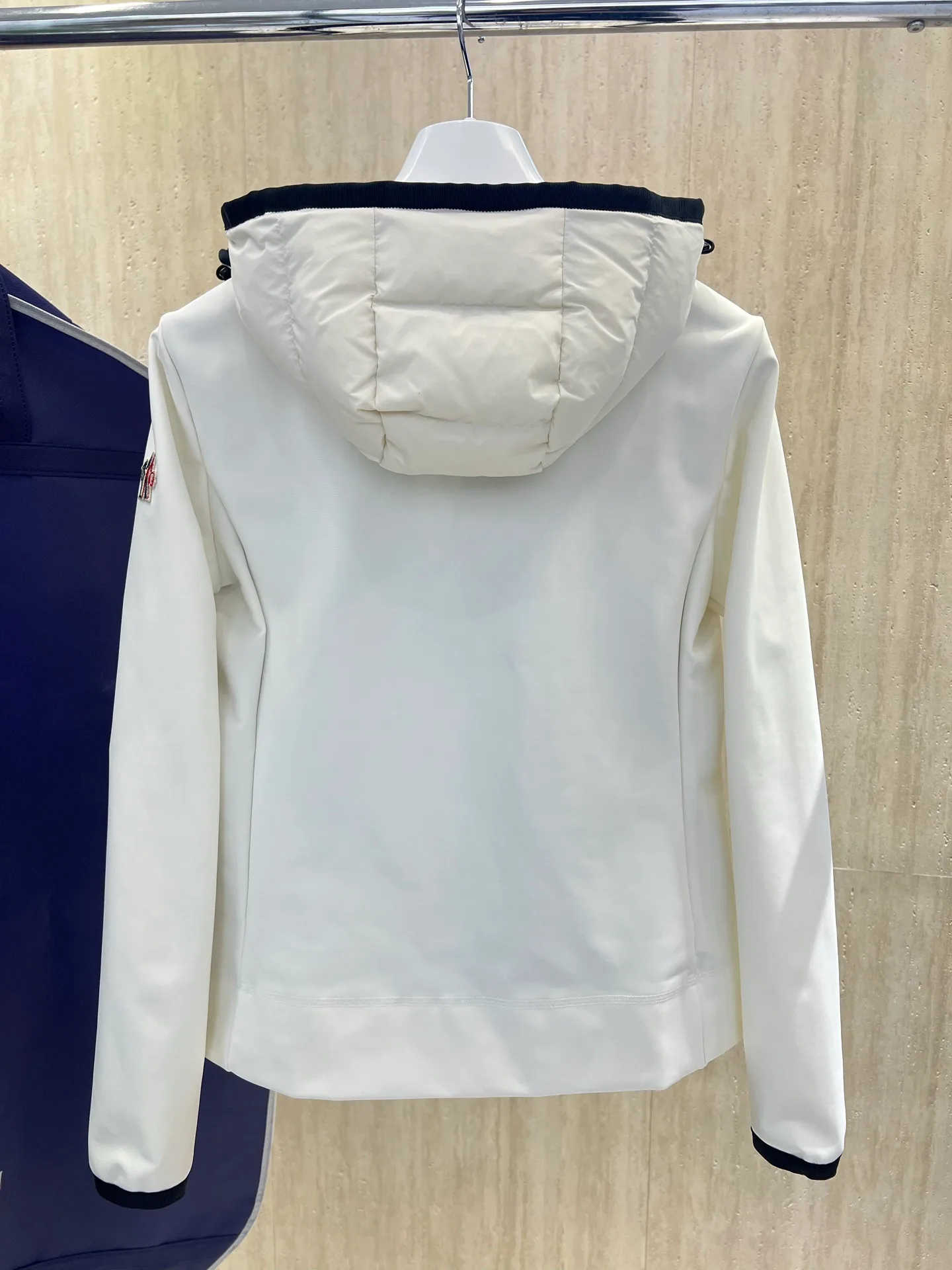 Men's Jackets And Down Jackets MONCLER 18434542