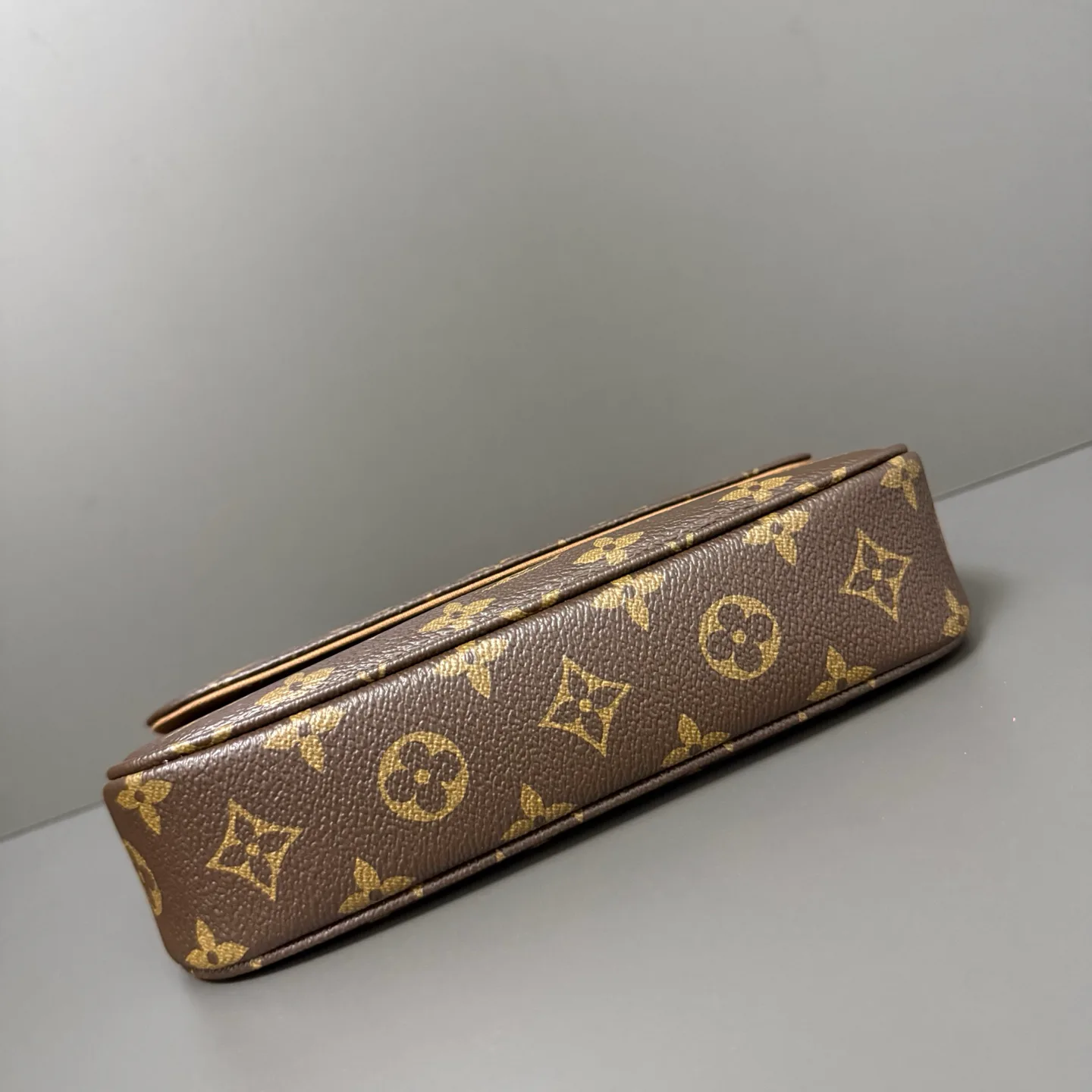 Women's Classic Handbags LOUIS VUITTON 18153138
