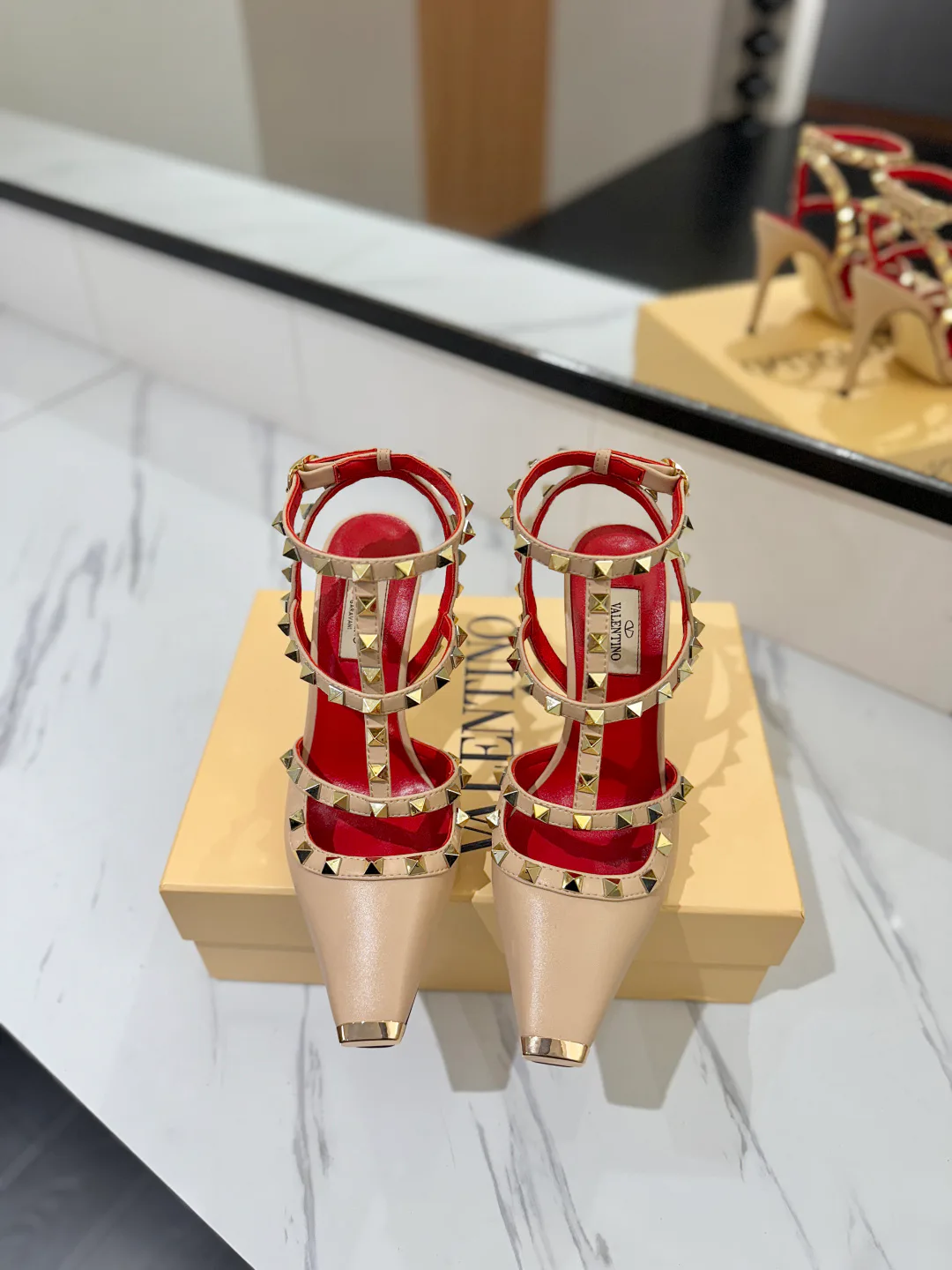 Women's Open-Toe Sandals VALENTINO 17305539