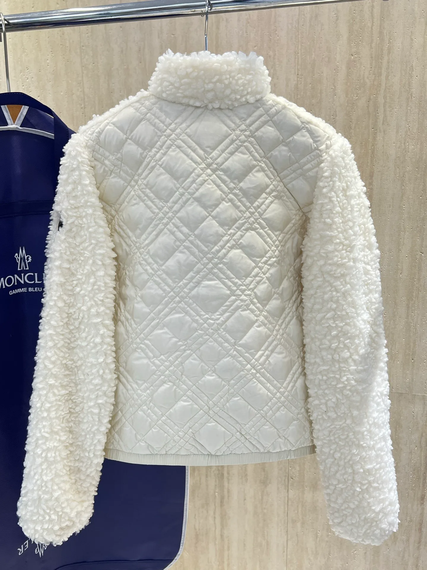 Women's Jackets And Down Jackets MONCLER 17958871