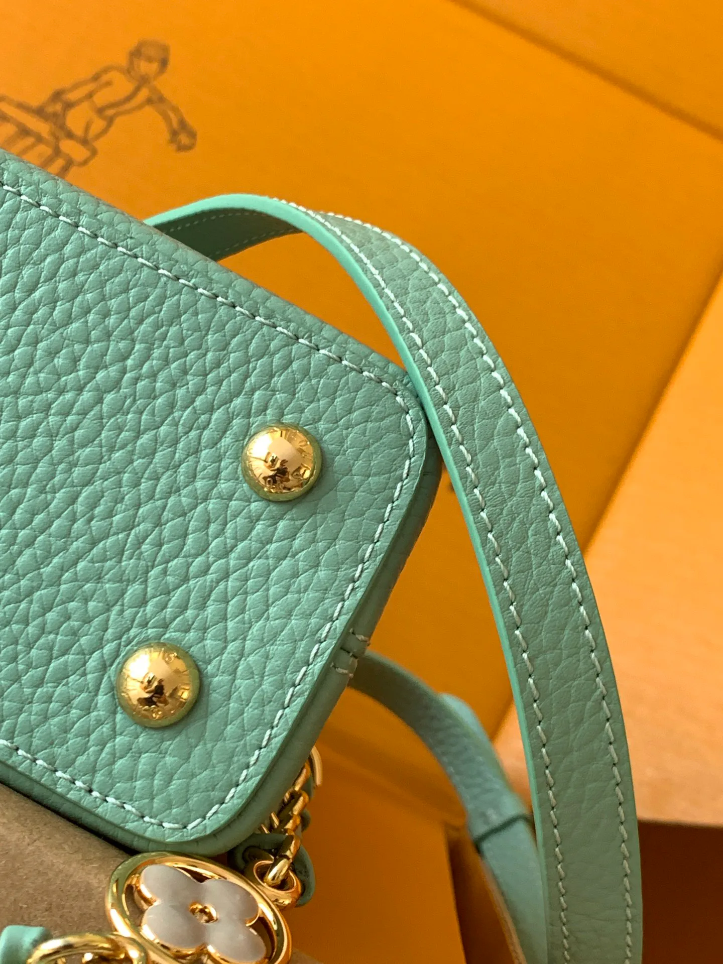 Women's Classic Handbags LOUIS VUITTON 18520986