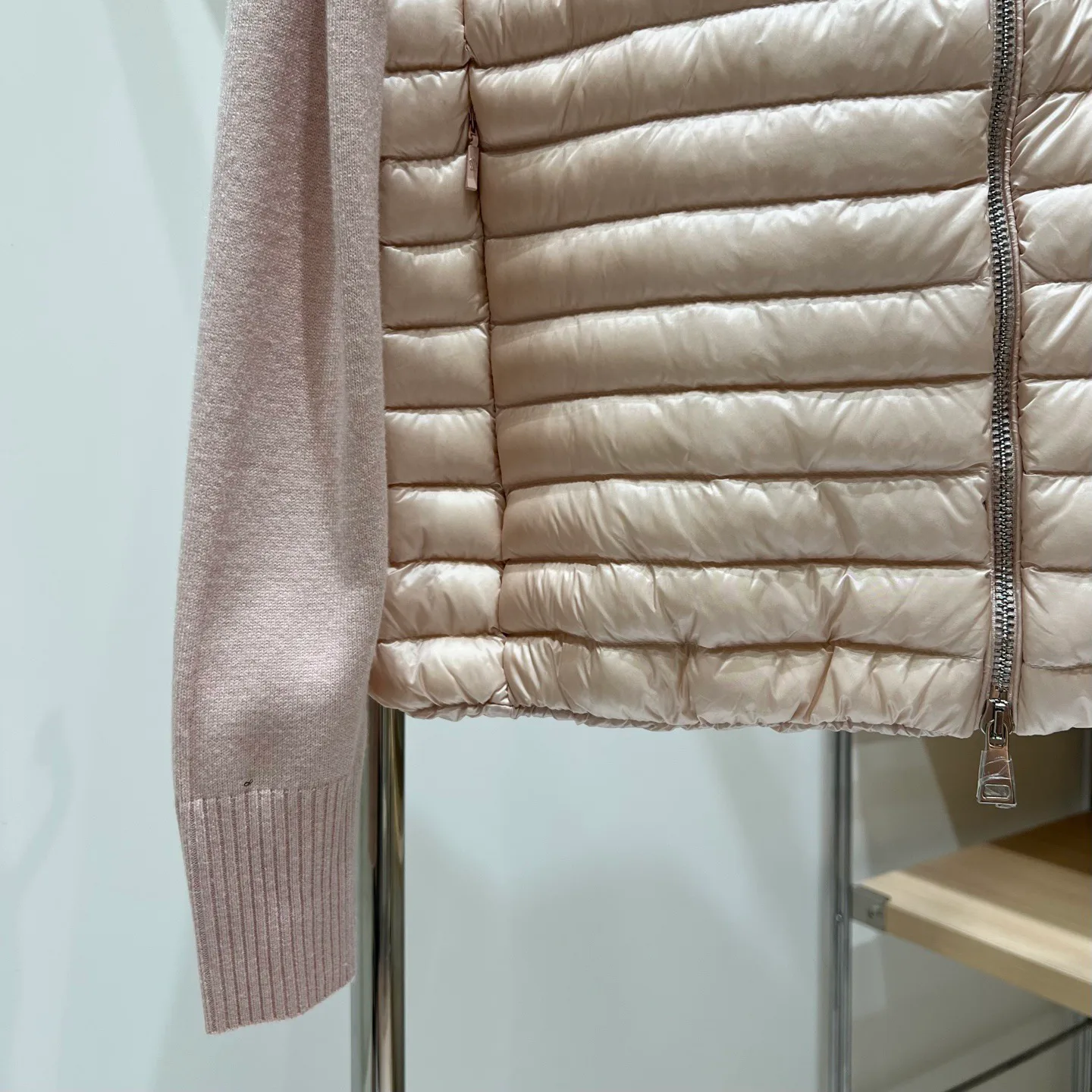 Women's Jackets And Down Jackets MONCLER 18043622