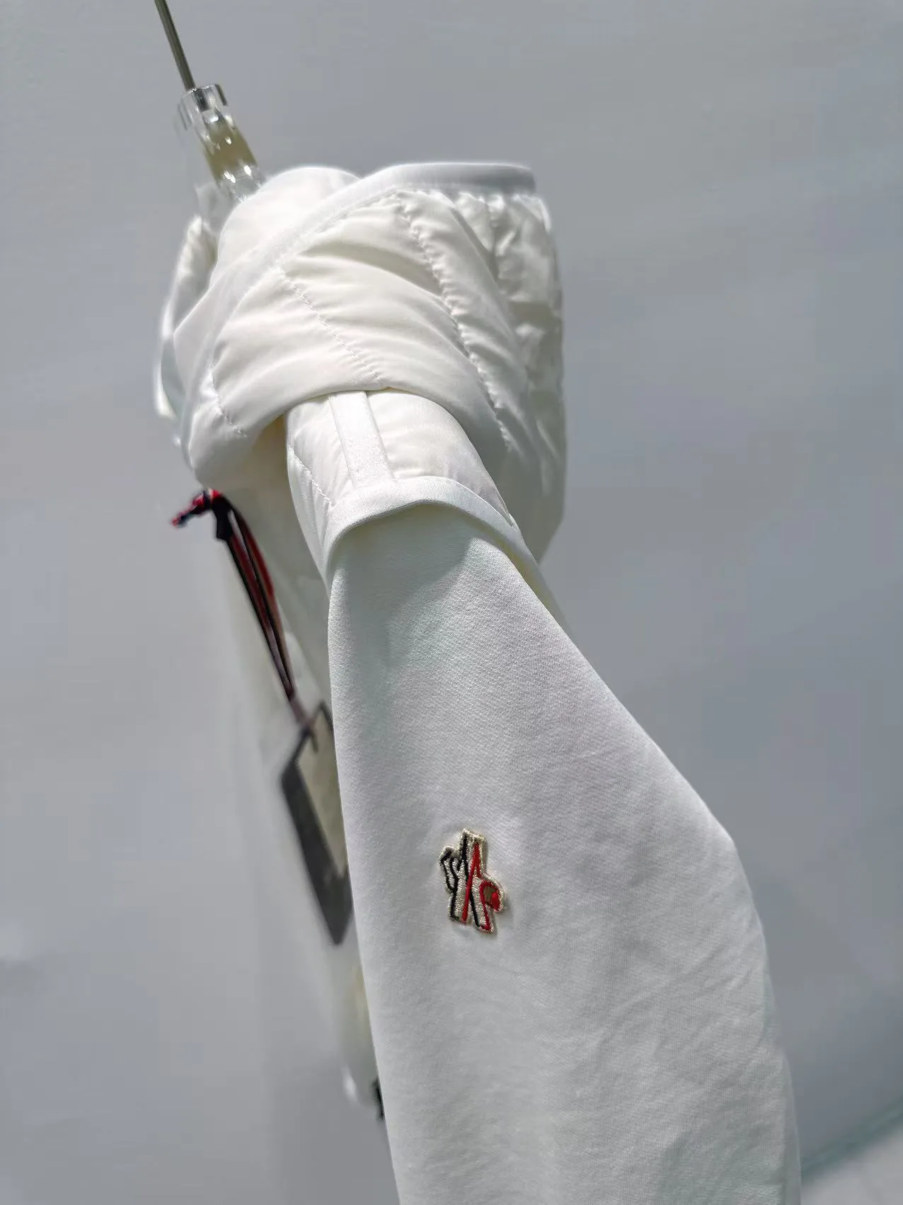 Women's Jackets And Down Jackets MONCLER 17380476