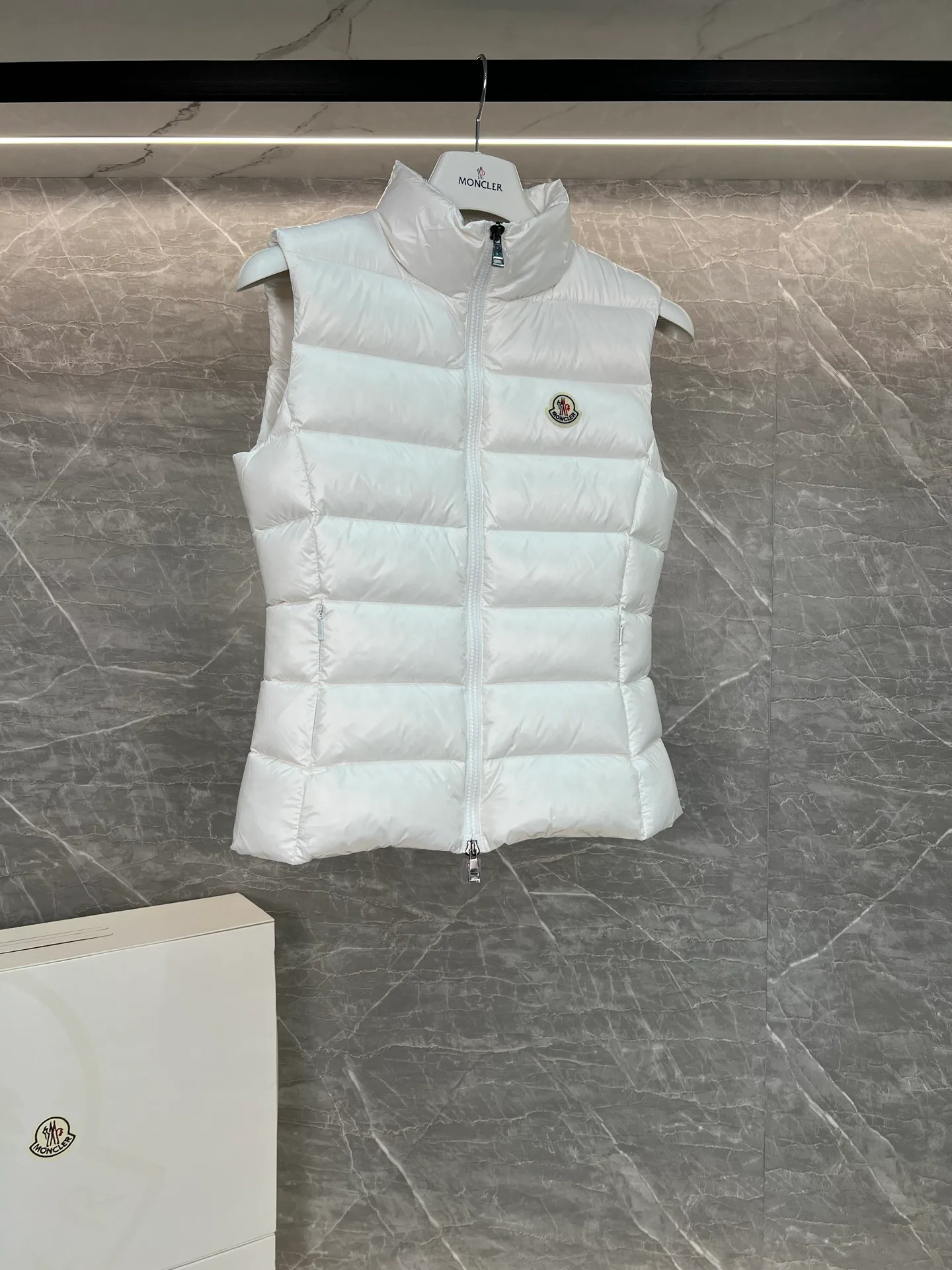 Women's Vests MONCLER 18111346