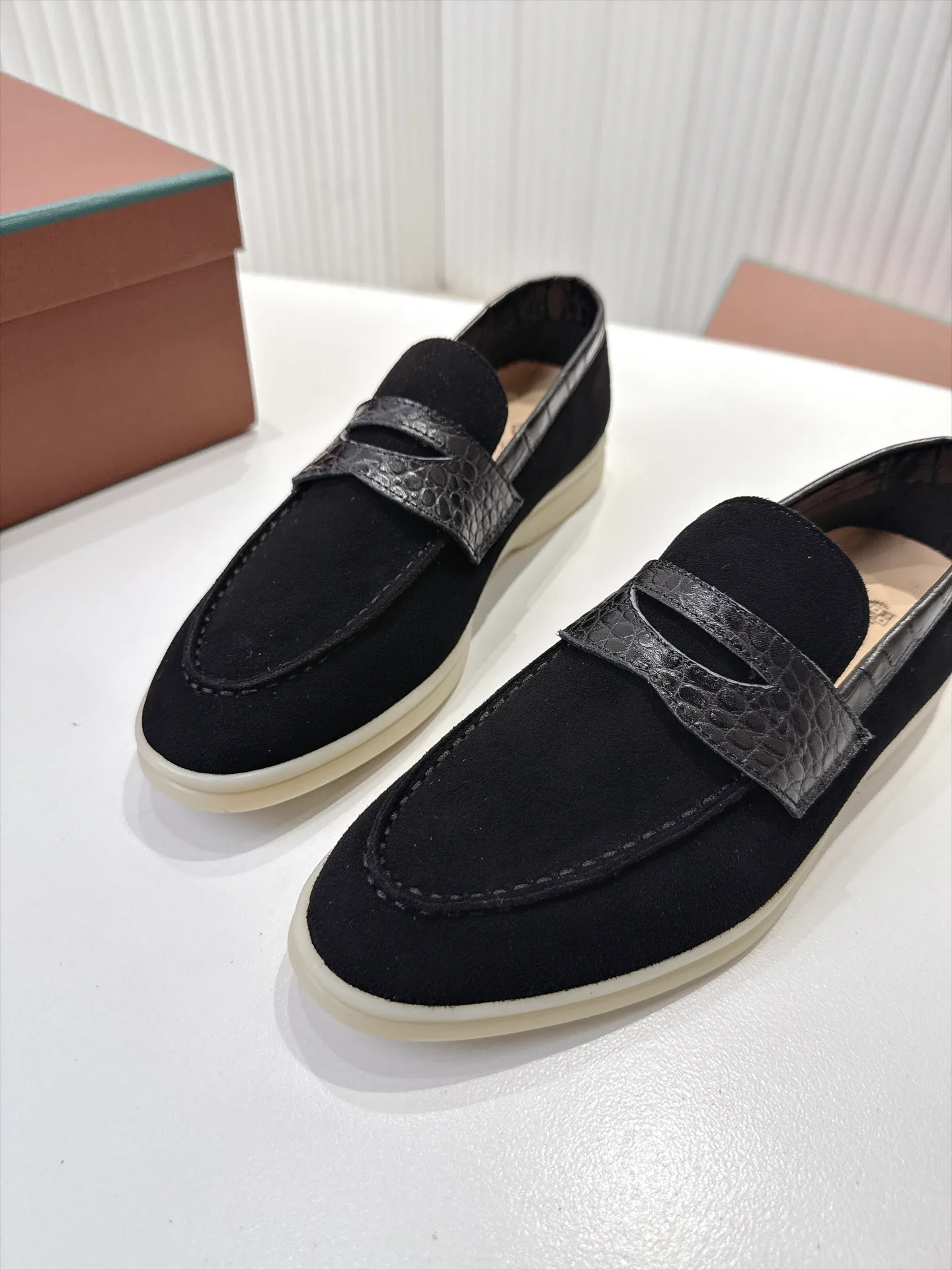 Women's Loafers And Moccasins LORO PIANA 18039691