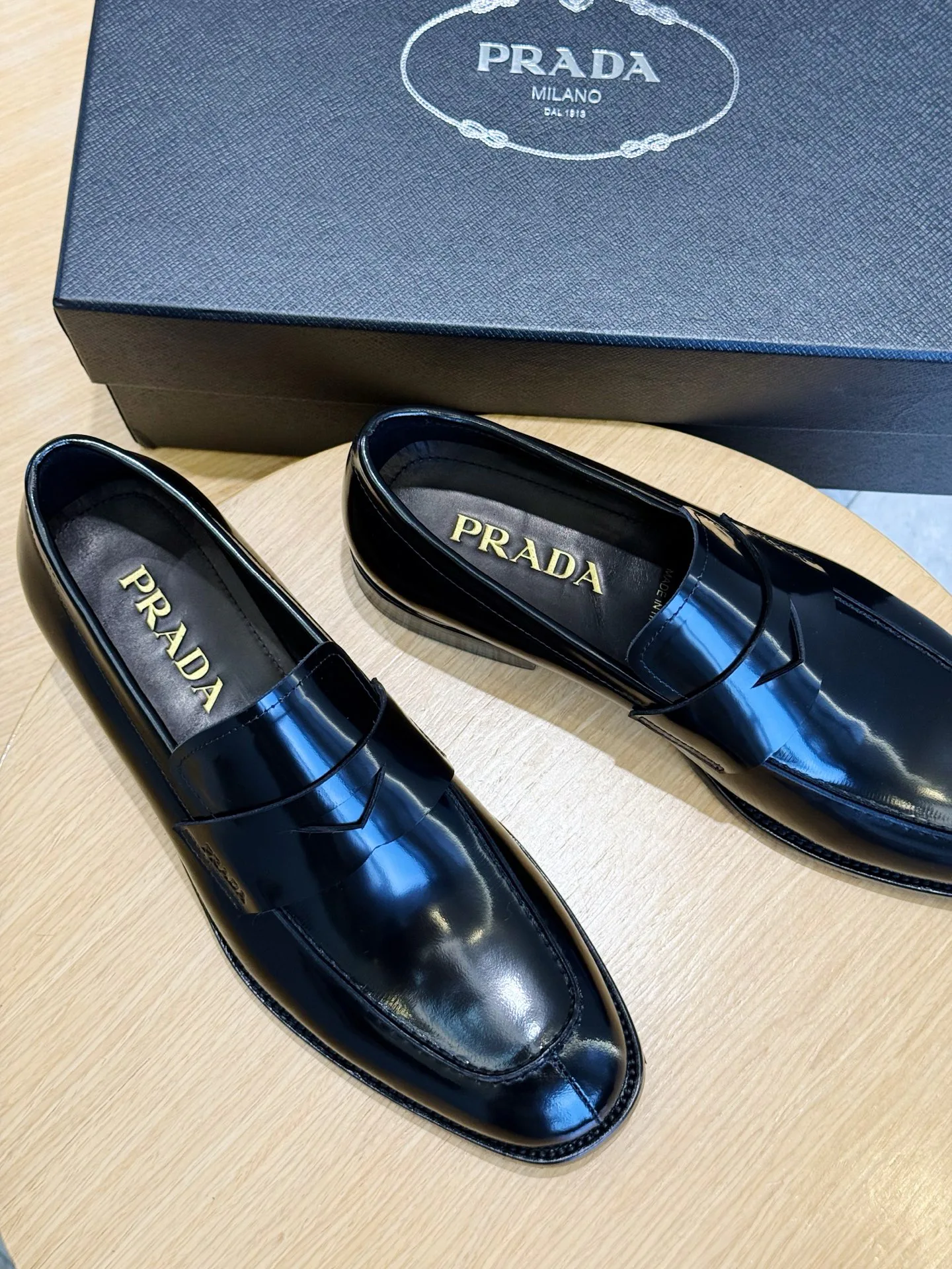 Men's Loafers And Dress Shoes PRADA 18139694