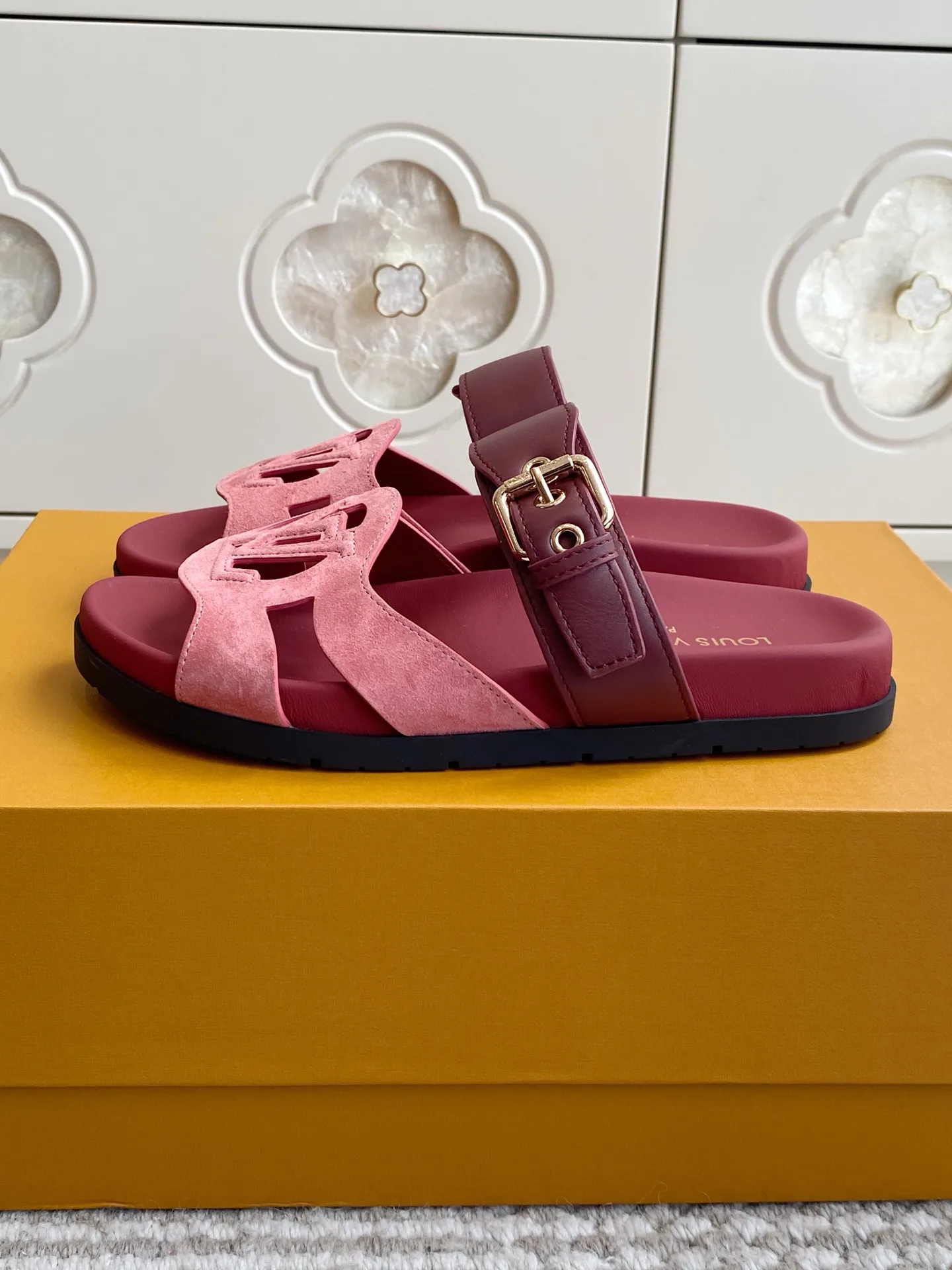 Women's Flip-Flops LOUIS VUITTON 17572155