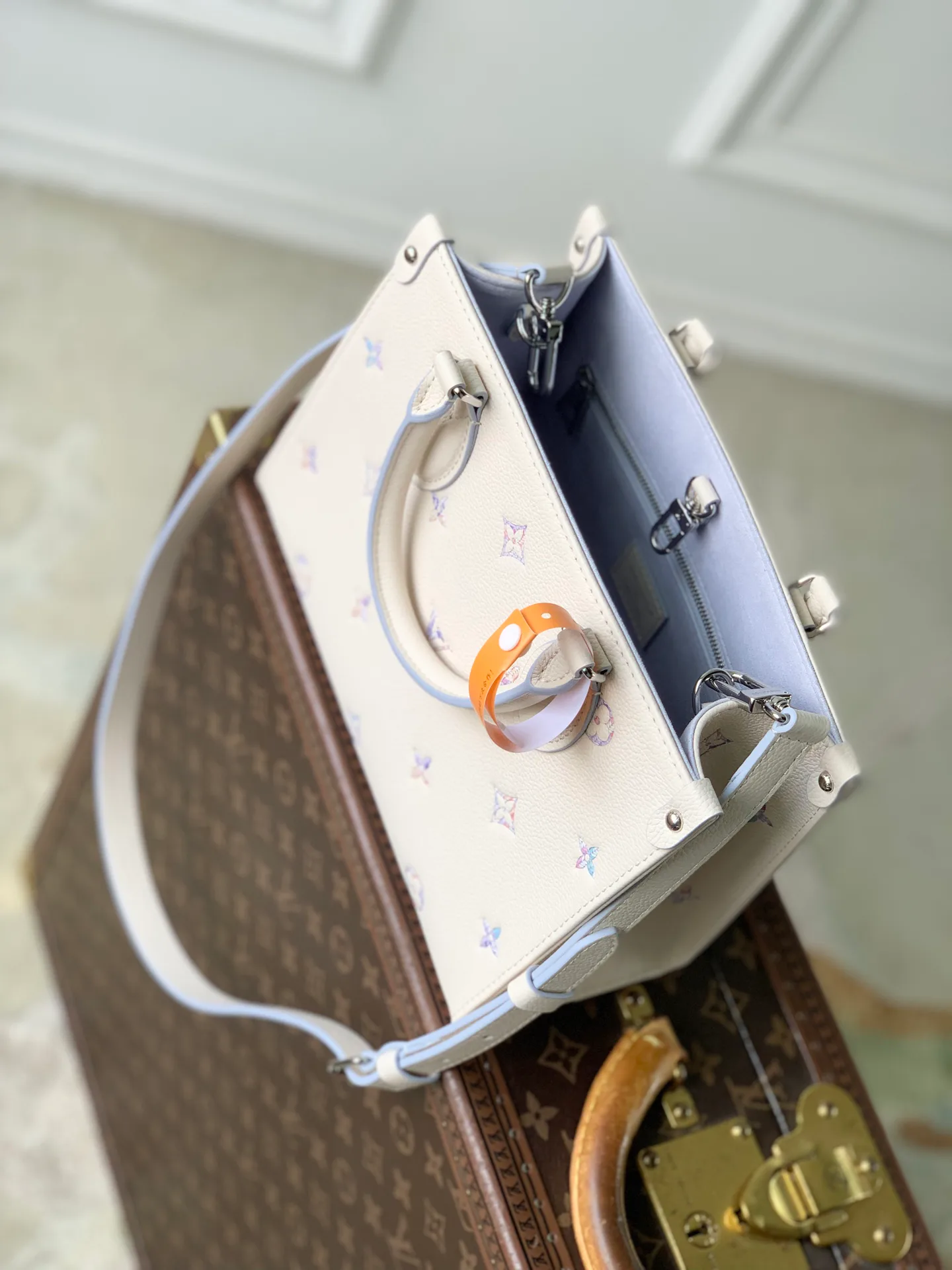 Women's Classic Handbags LOUIS VUITTON 18147486