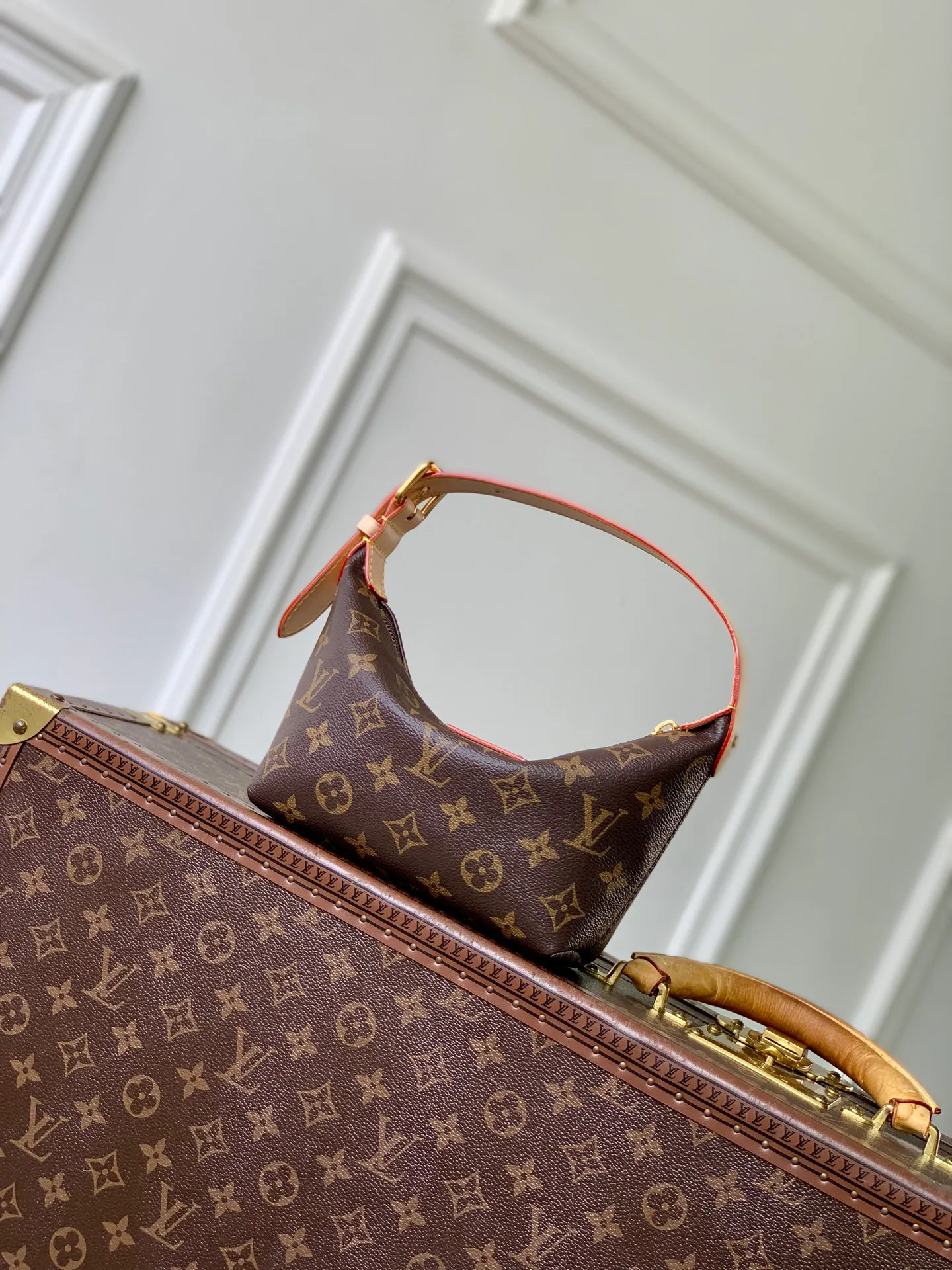 Women's Classic Handbags LOUIS VUITTON 18427516