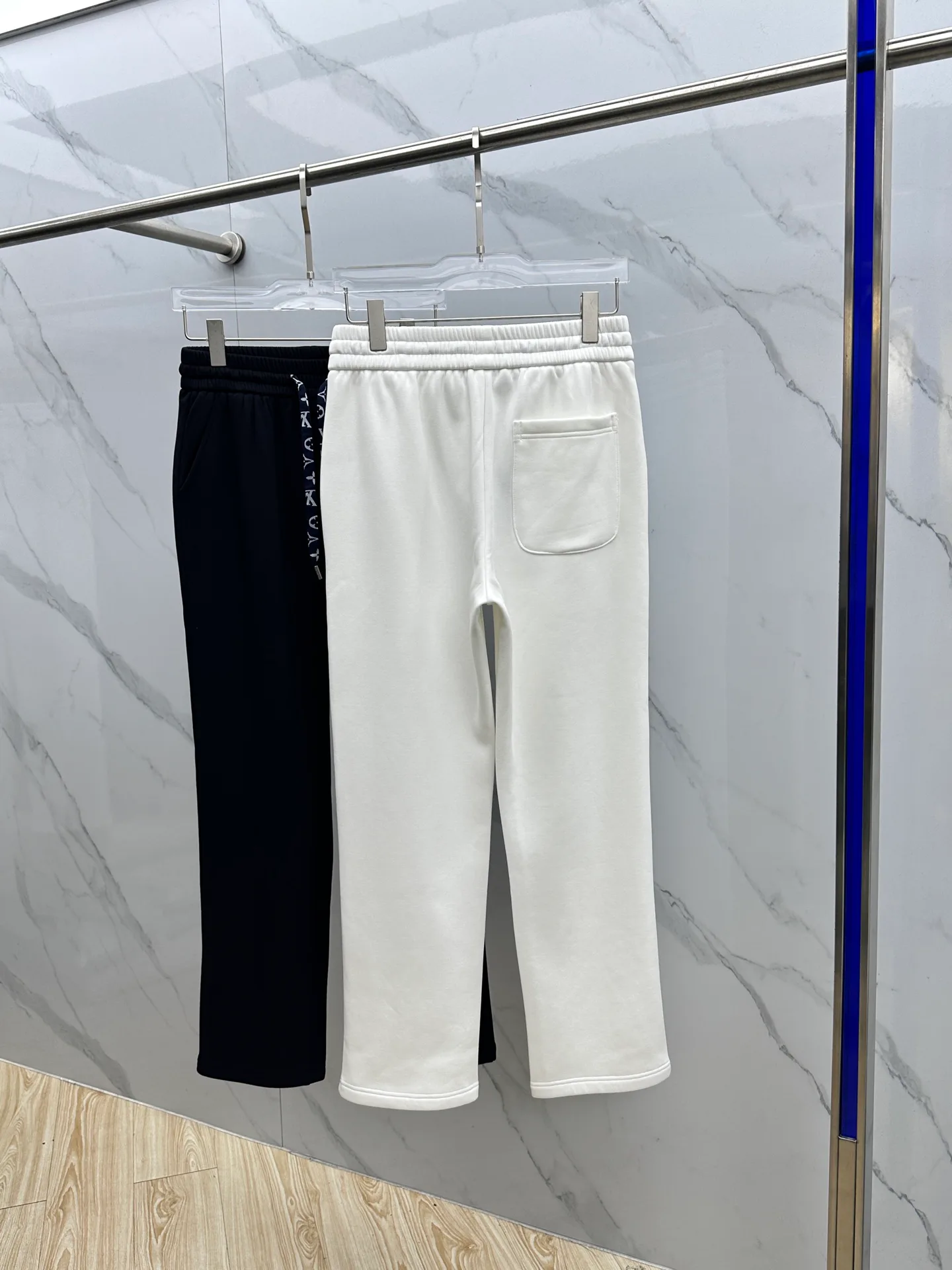 Men's Trousers LOUIS VUITTON 18246695