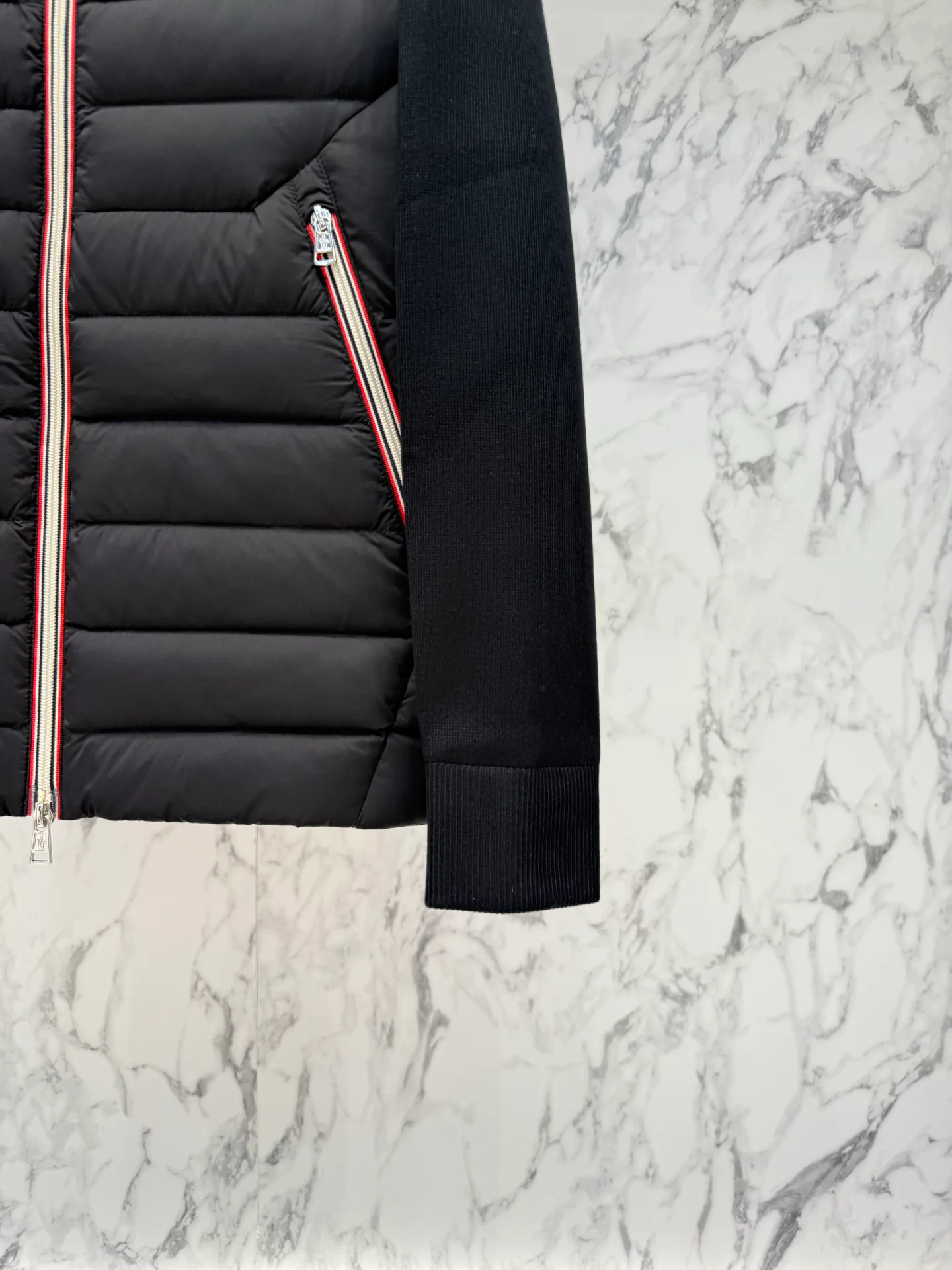 Men's Jackets And Down Jackets MONCLER 18047852