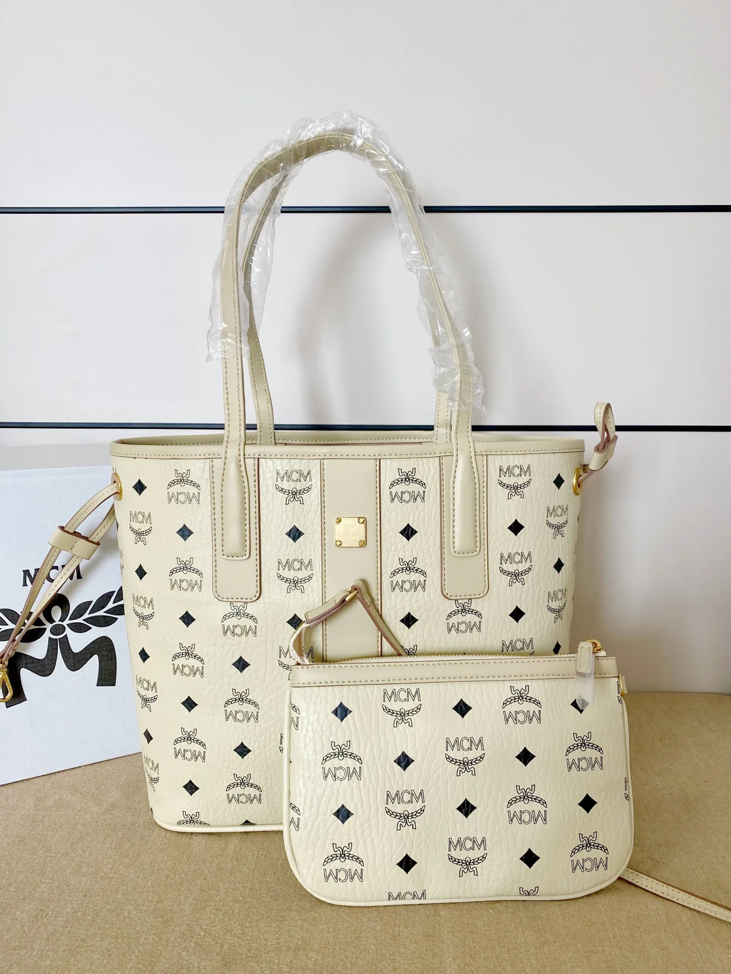 Women's Classic Handbags MCM 18223301