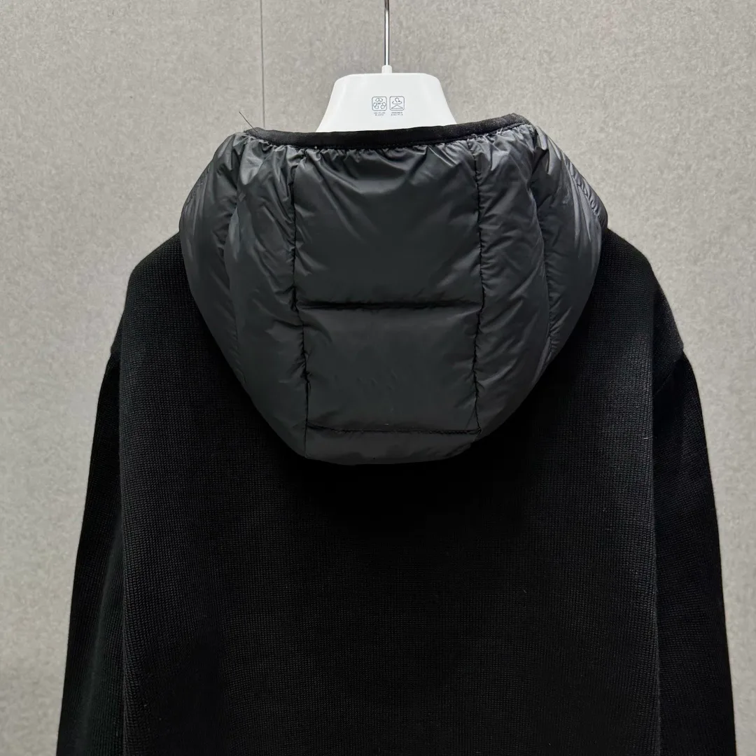 Women's Jackets And Down Jackets MONCLER 17296408