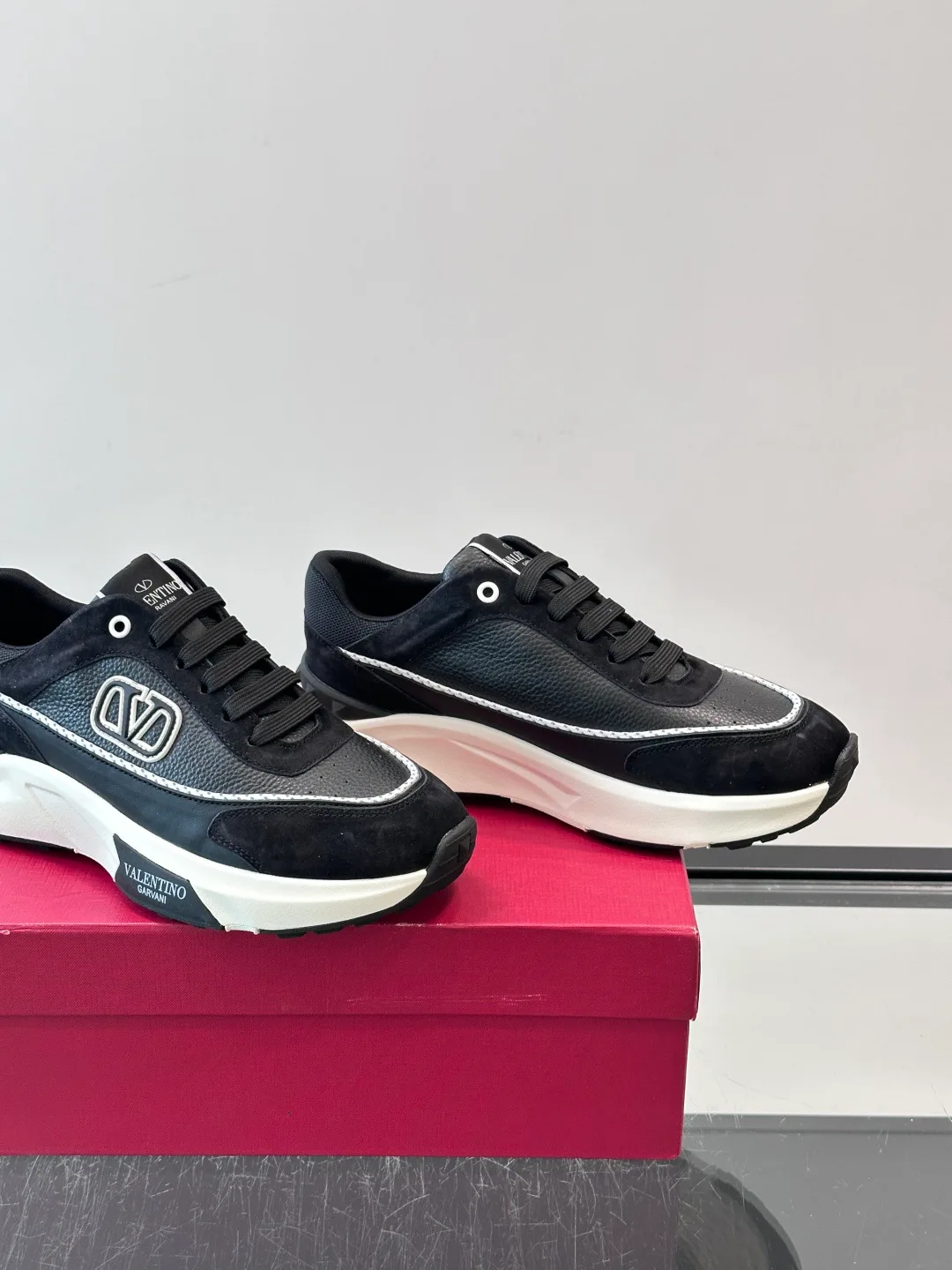 Men's Sneakers VALENTINO 18500689