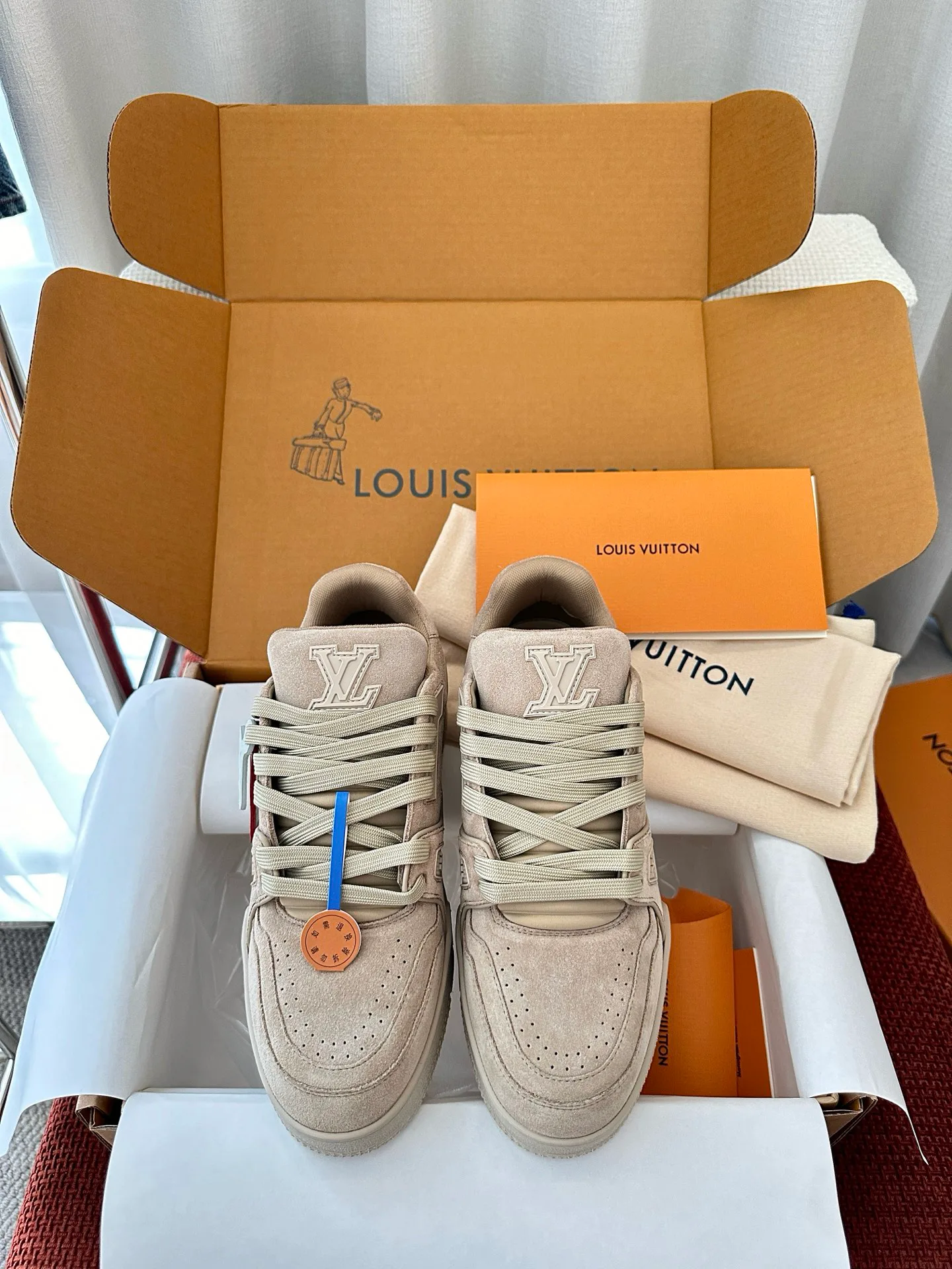 Men's Sneakers LOUIS VUITTON 17449377