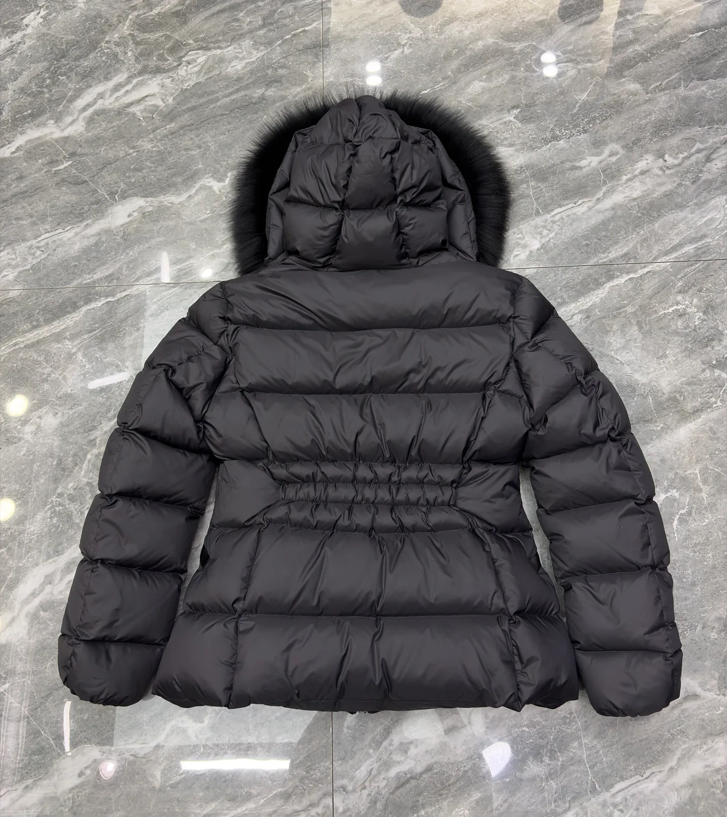 Women's Jackets And Down Jackets MONCLER 18111723