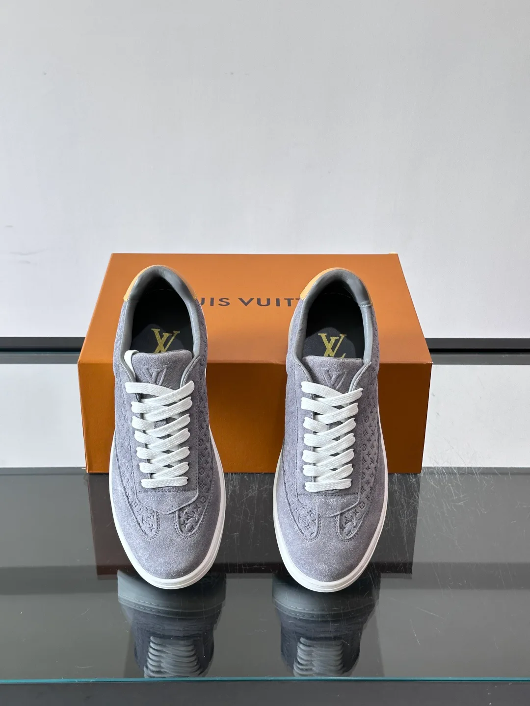 Men's Sneakers LOUIS VUITTON 17646127