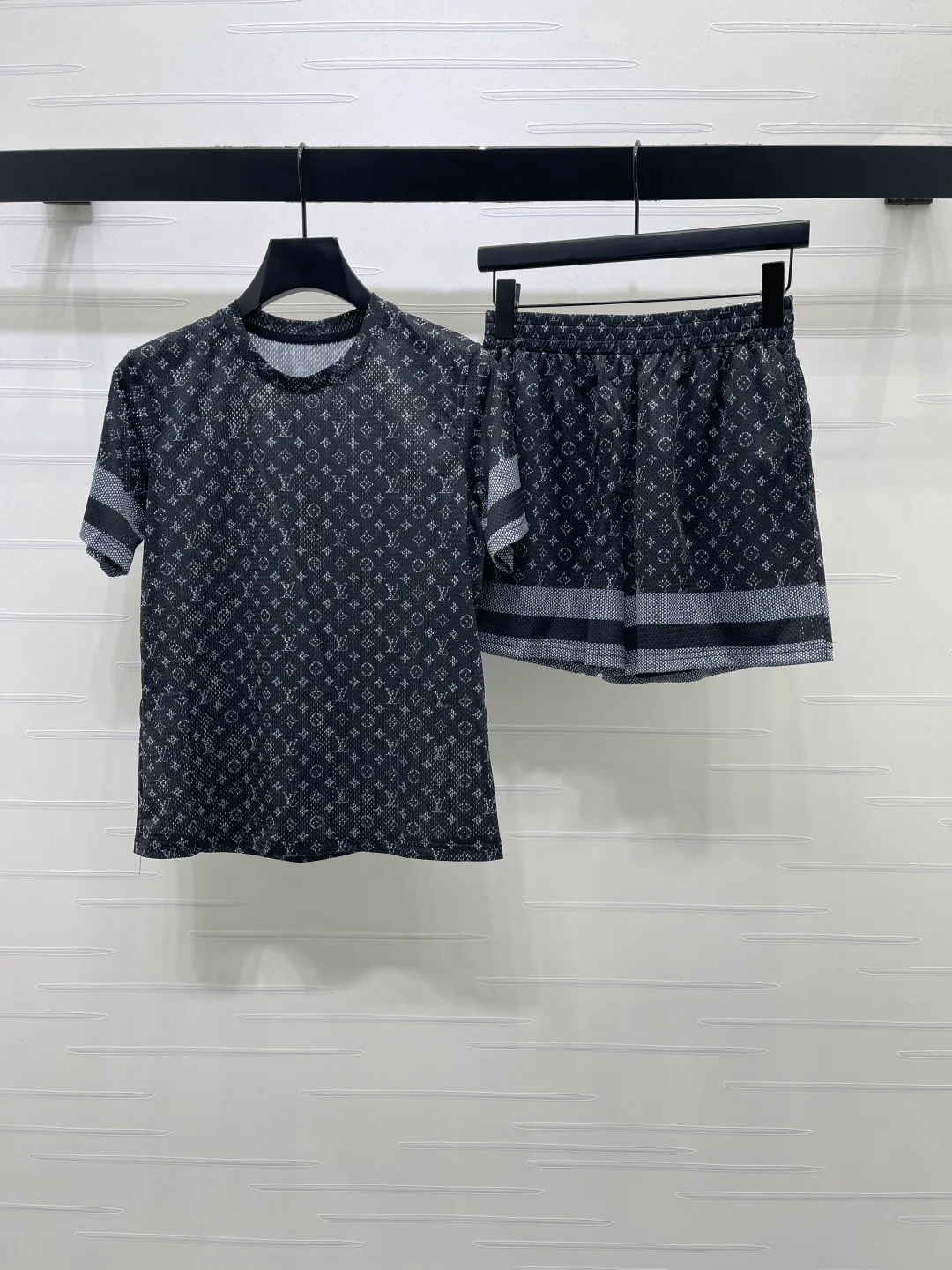 Women's T-Shirts LOUIS VUITTON 17361198