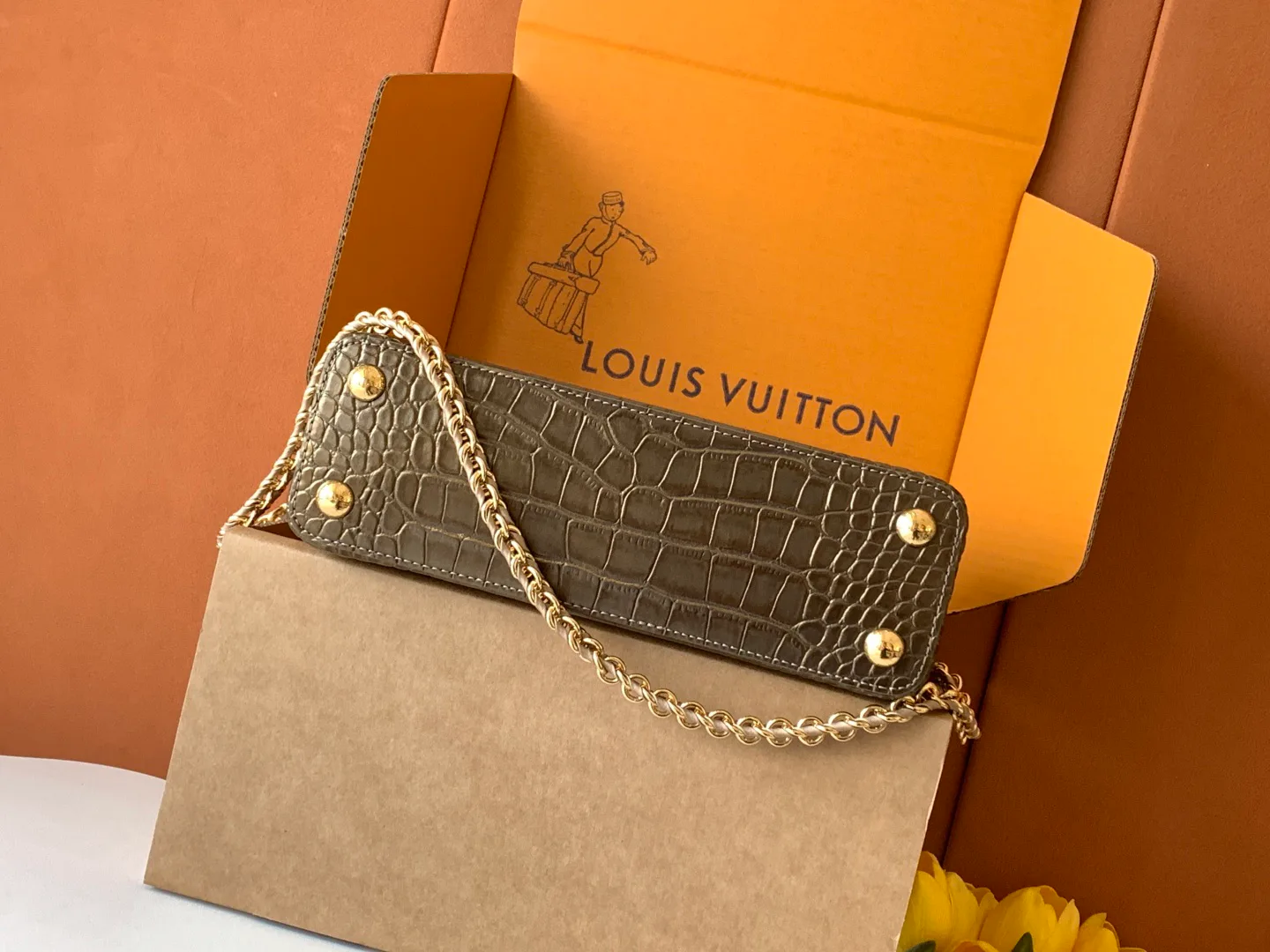 Women's Classic Handbags LOUIS VUITTON 18520946