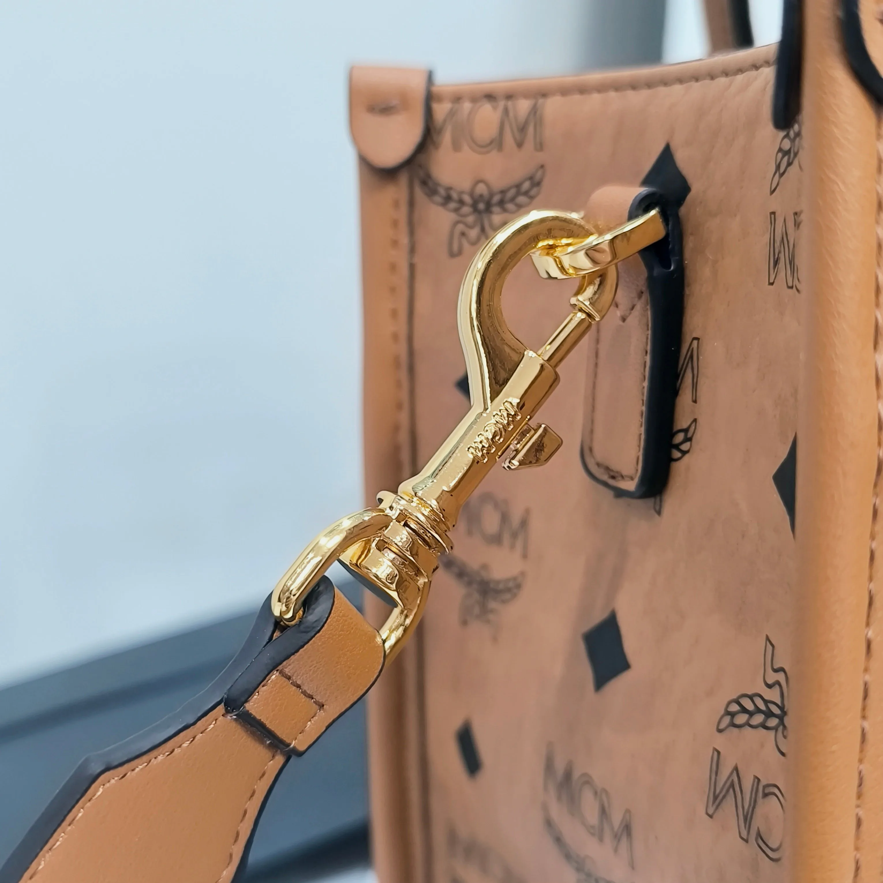 Women's Classic Handbags MCM 18223308