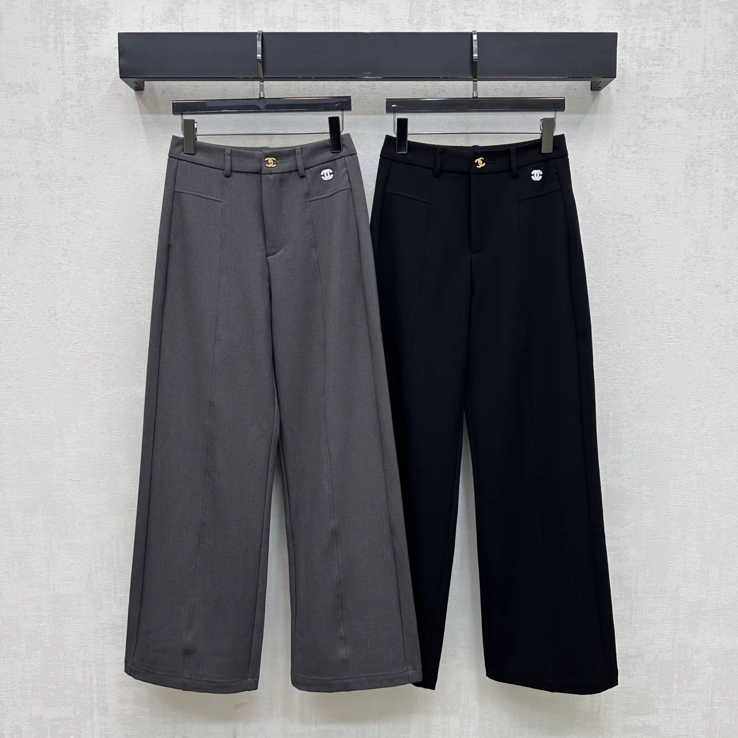 Women's Trousers CHANEL 18328033