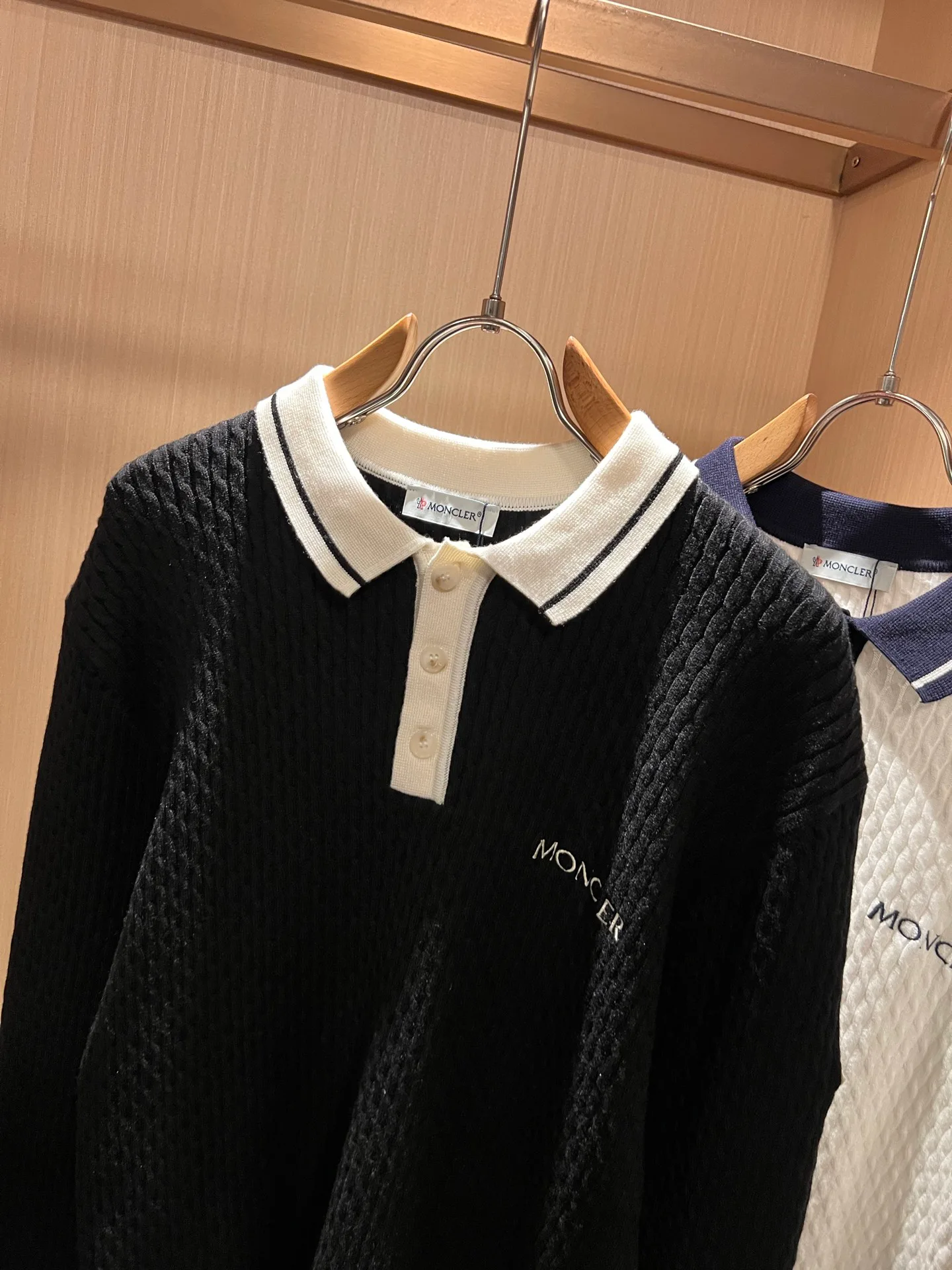 Men's Jumpers And Sweaters MONCLER 18495786