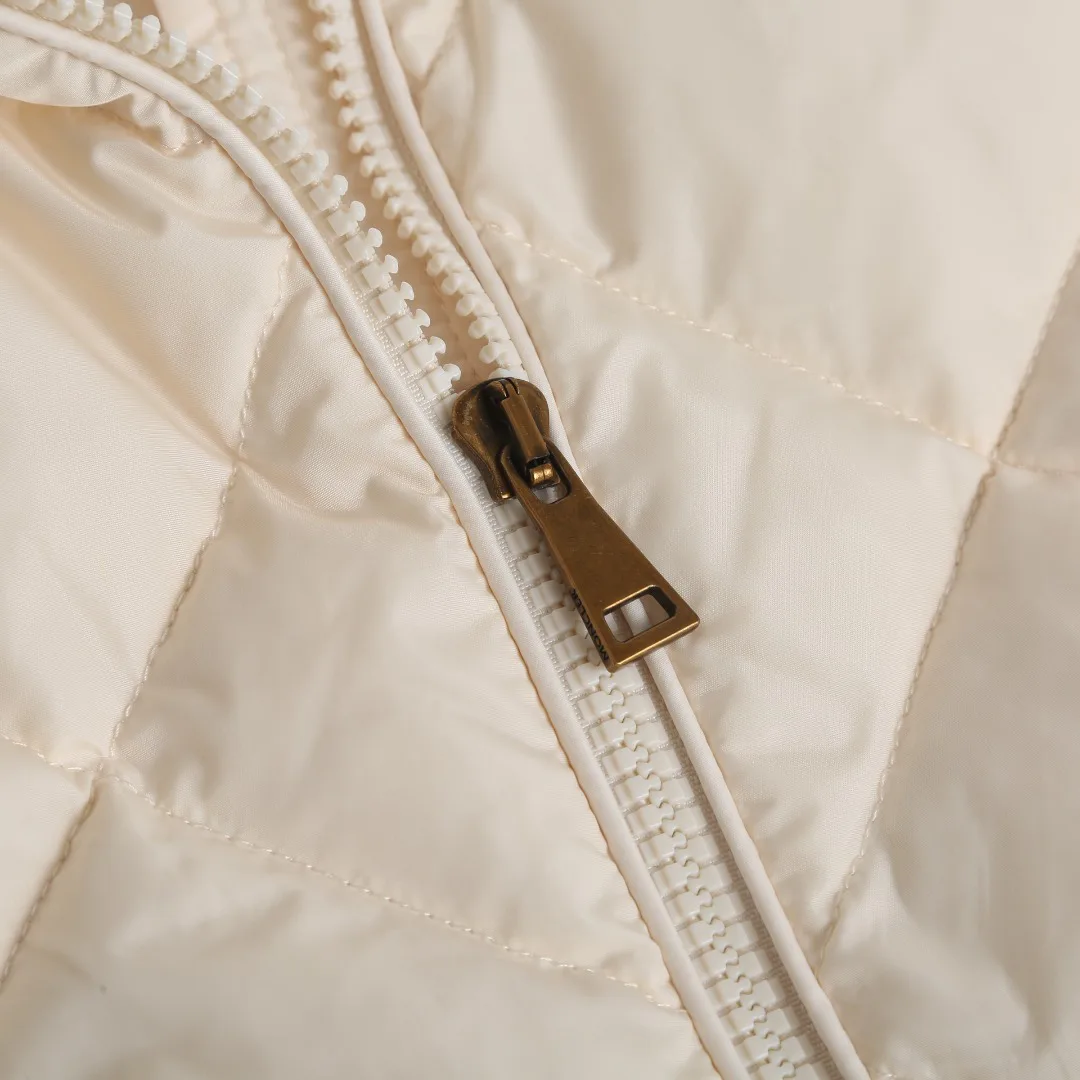 Women's Jackets And Down Jackets MONCLER 18284069
