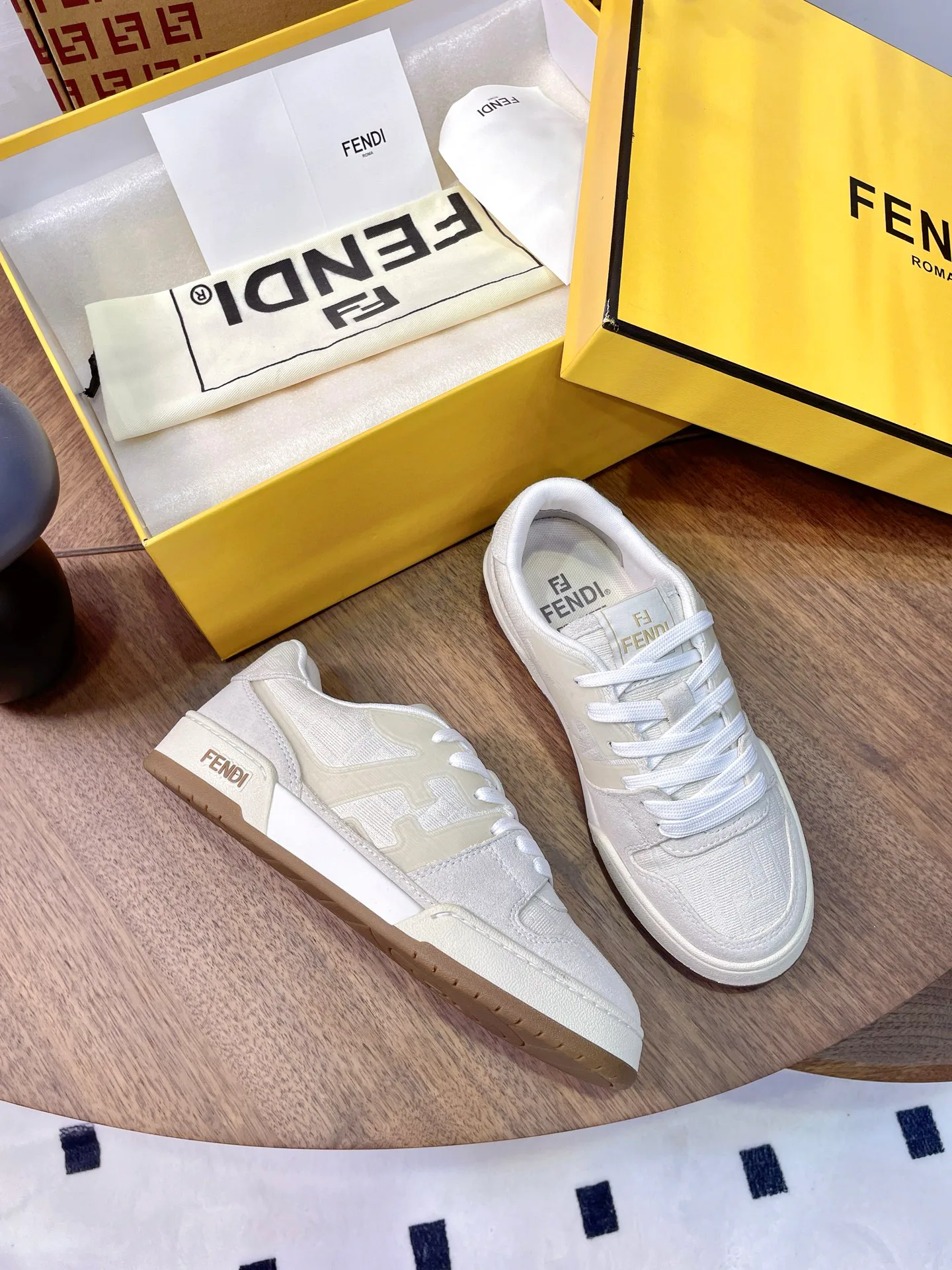 Women's Sneakers FENDI 17957348