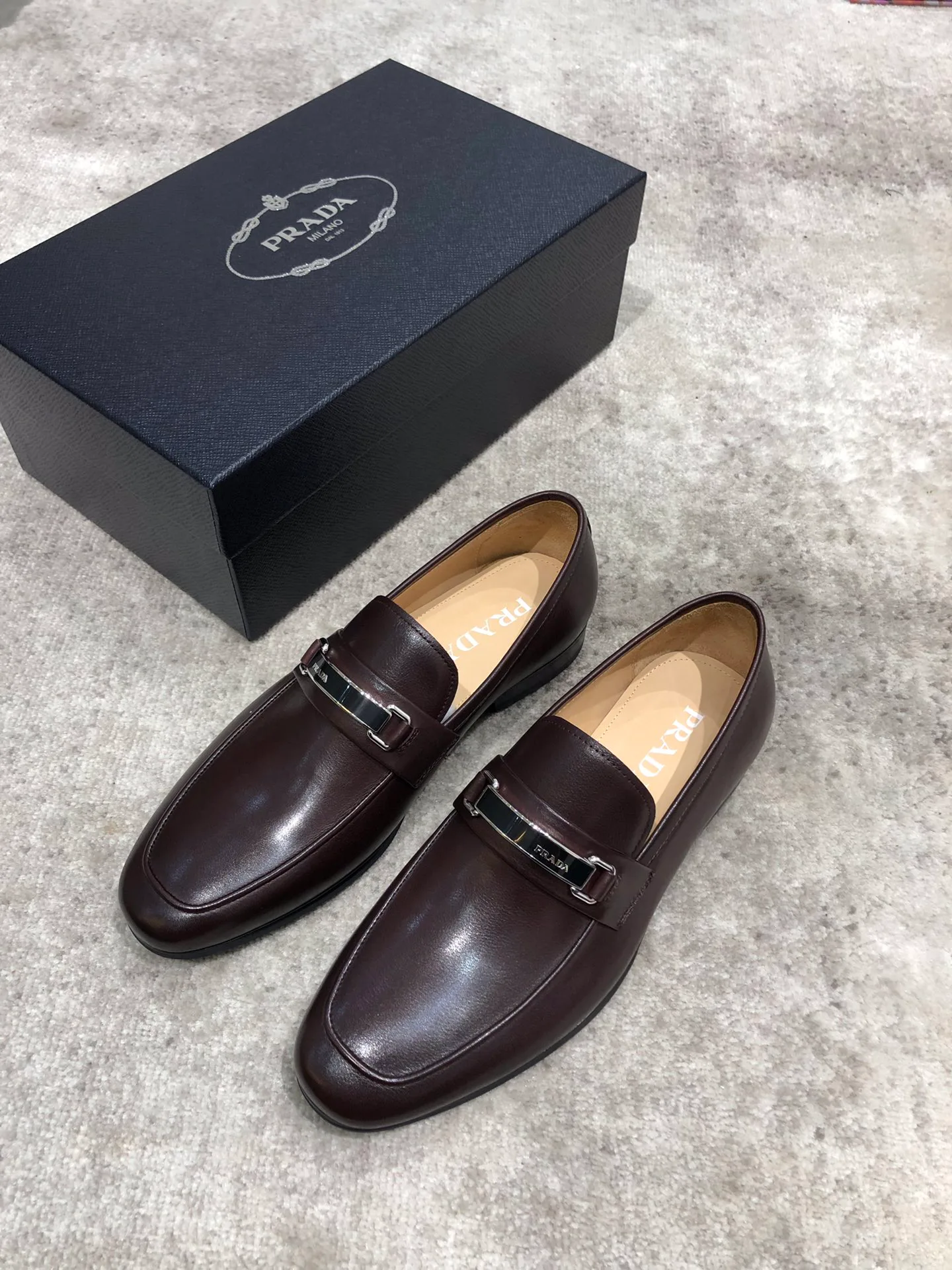 Men's Loafers And Dress Shoes PRADA 17854241