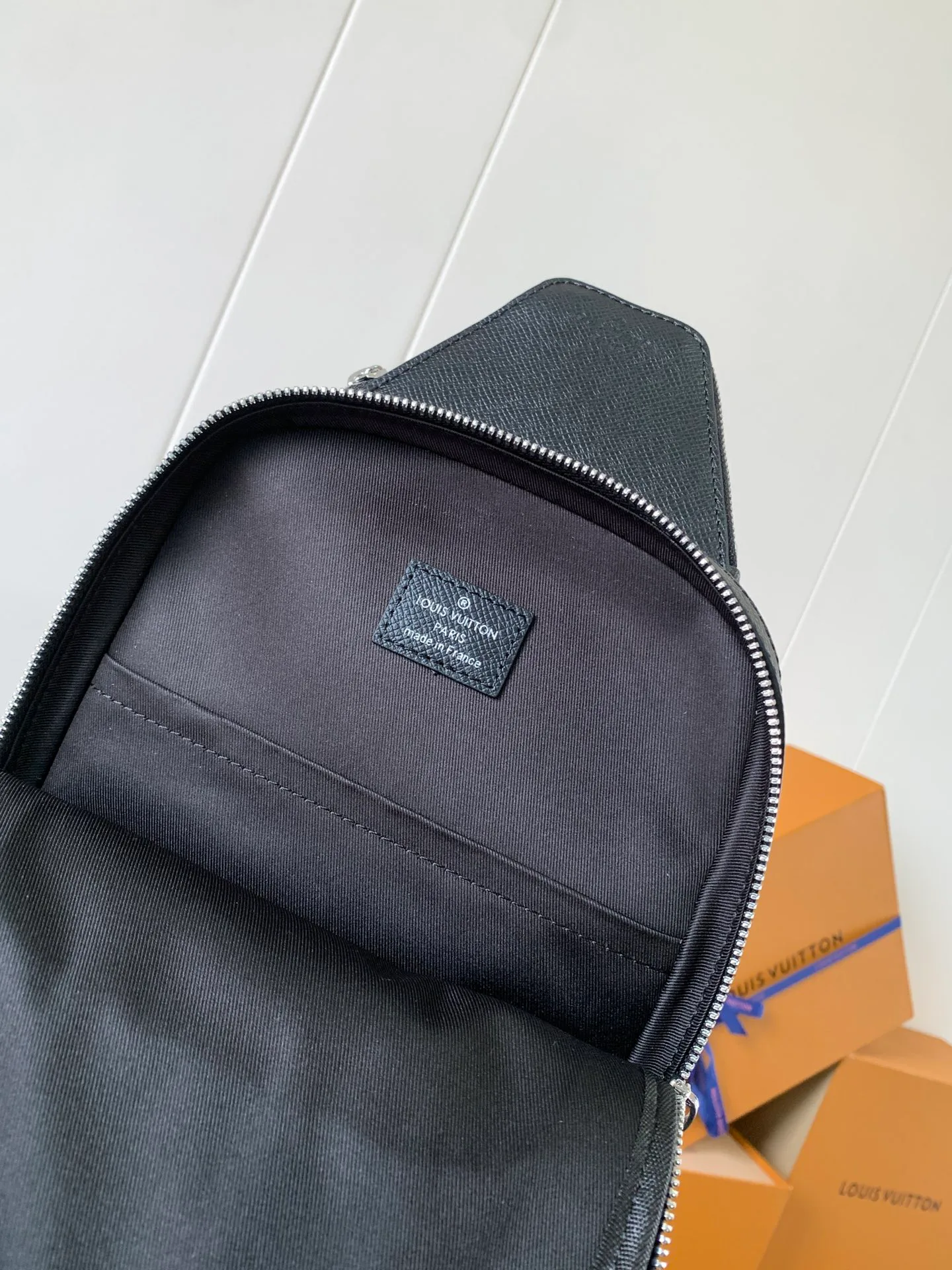 Women's Shoulder Bags LOUIS VUITTON 17948721
