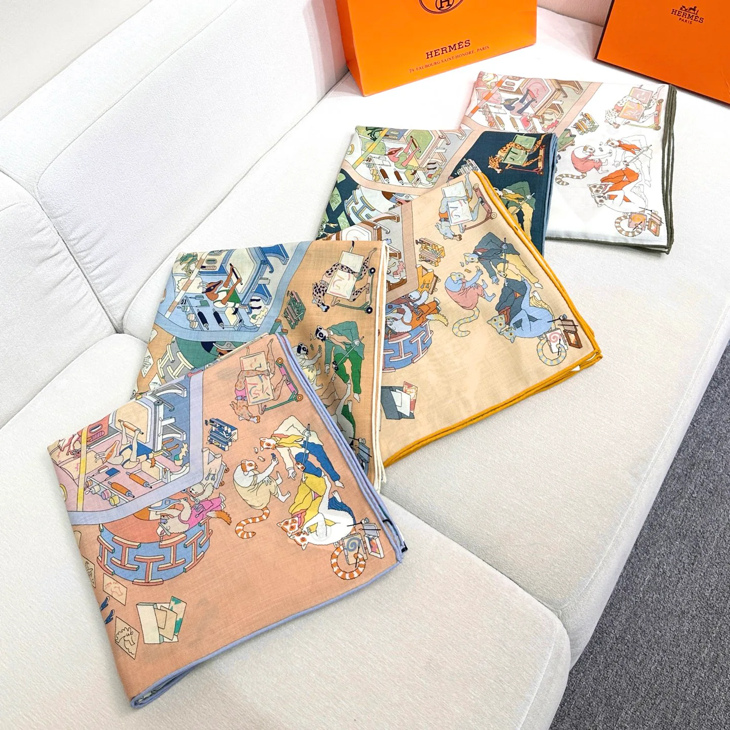 Silk Scarves HERMES 18501123