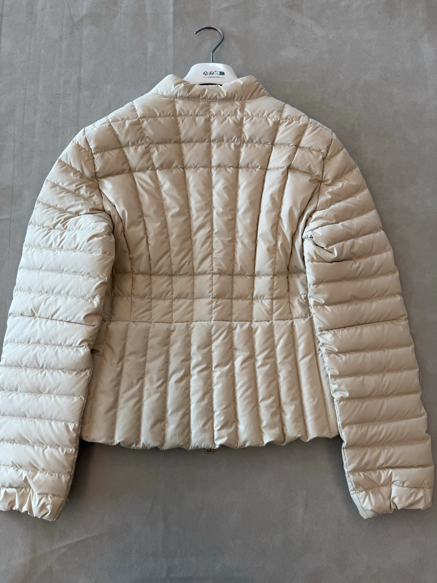 Women's Jackets And Down Jackets MONCLER 18491949