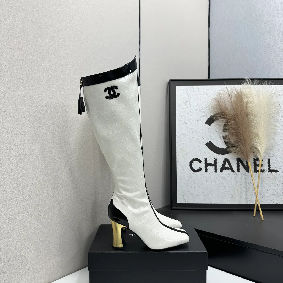 Women's Boots CHANEL 18366725