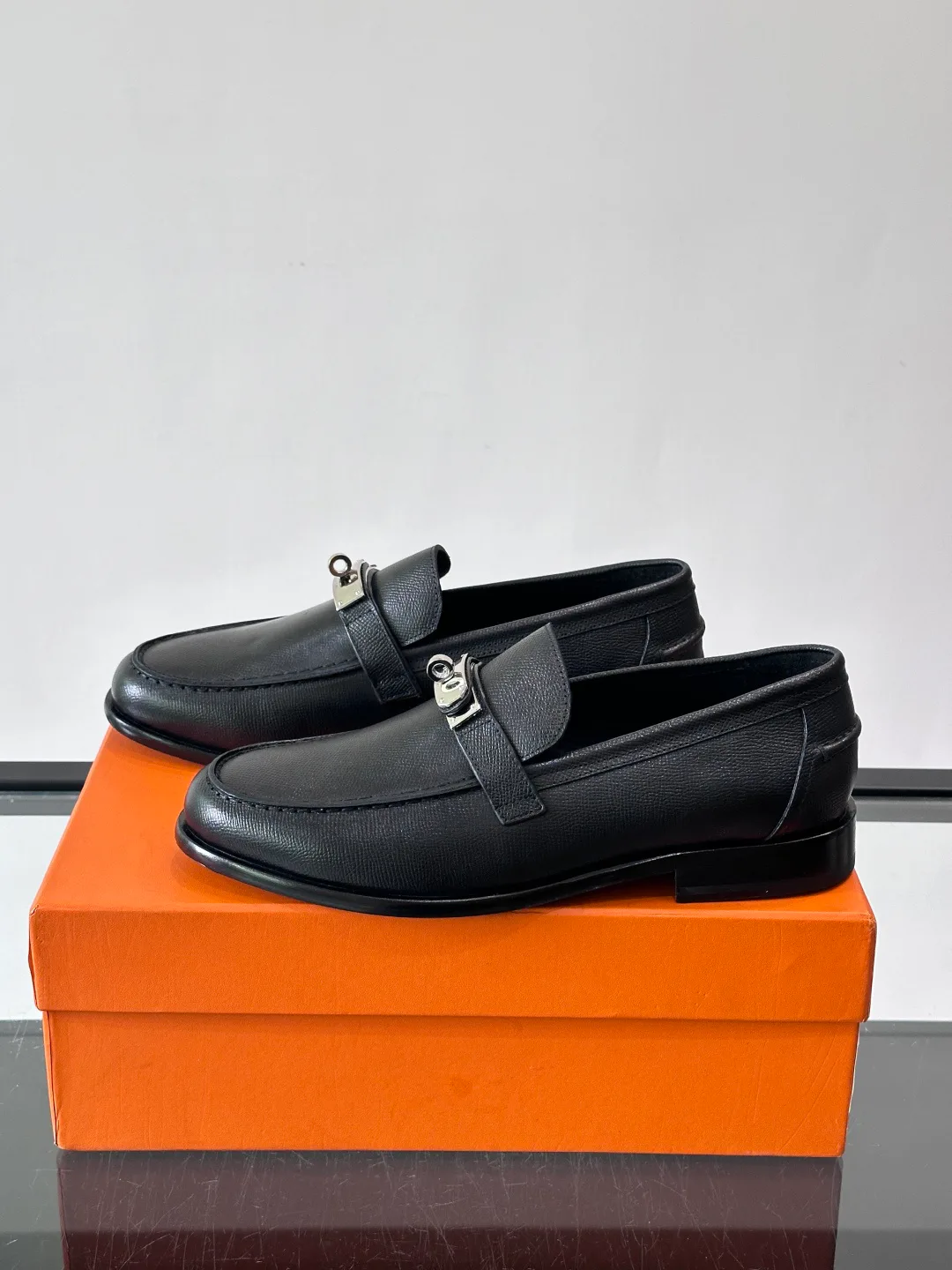 Men's Loafers And Dress Shoes HERMES 18055042