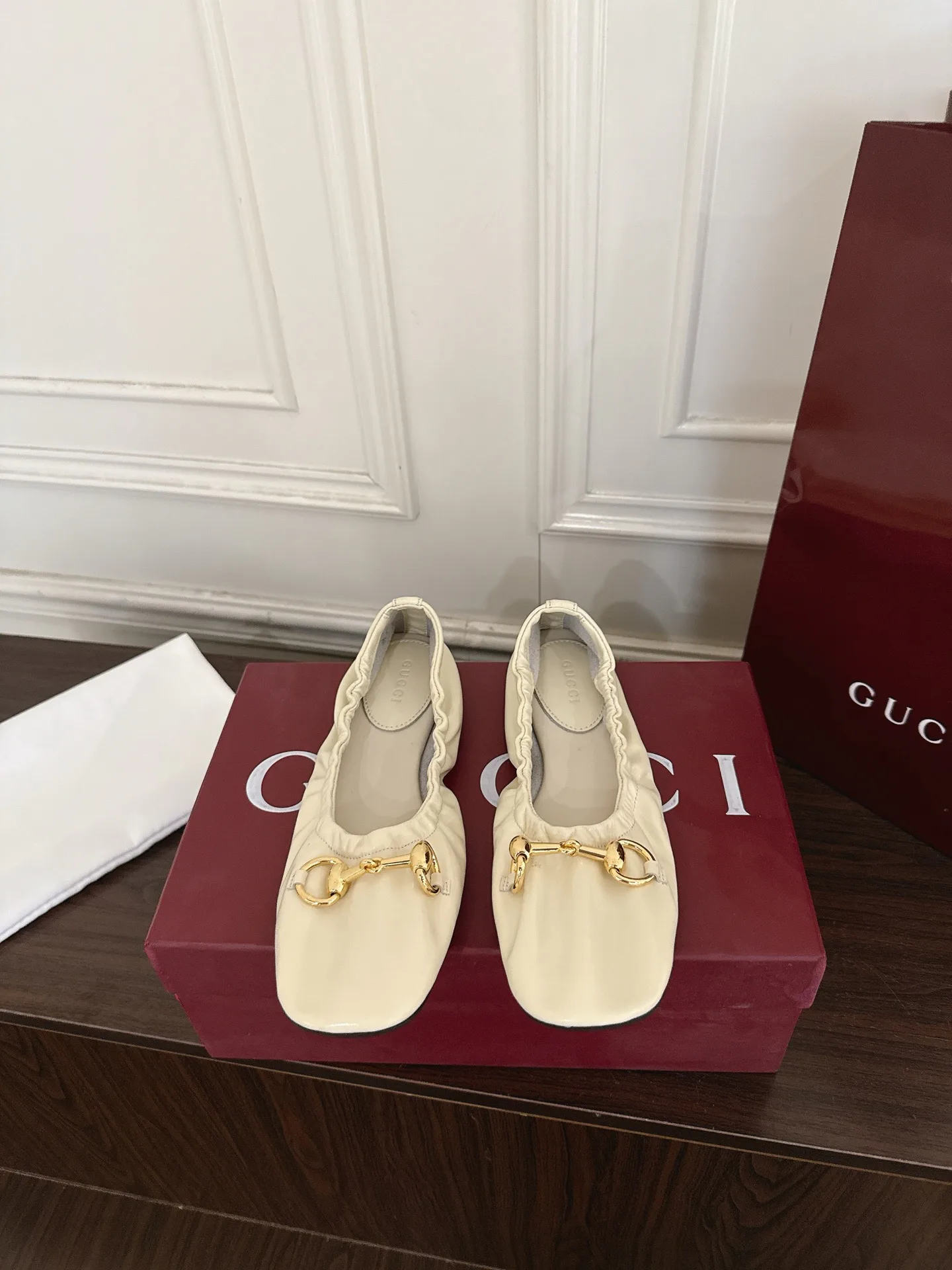 Women's Ballet Flats GUCCI 17801551